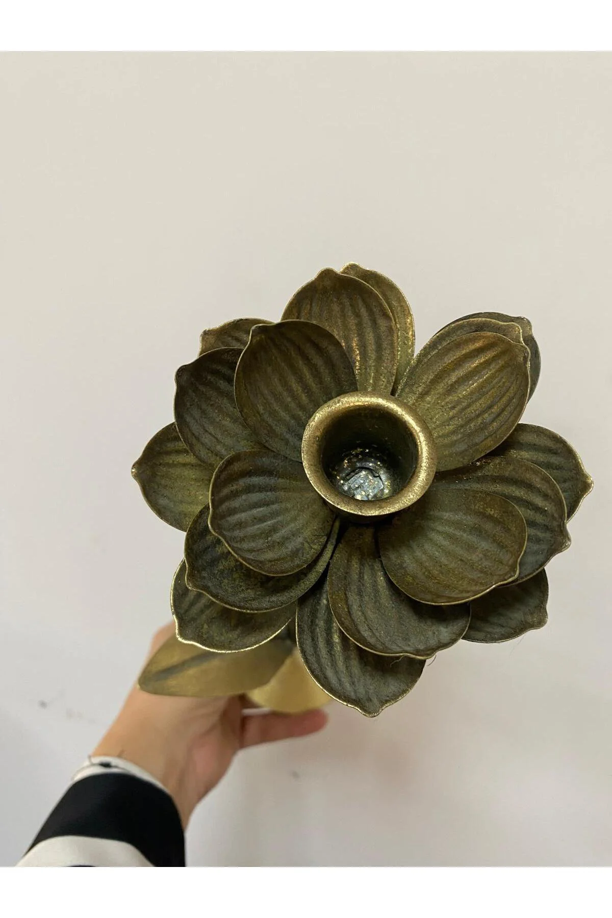 Ayaklı Metal Lotus Şamdan Mumluk Küçük 26x8cm Ayaklı Metal Lotus Şamdan Mumluk Küçük 26x8cm