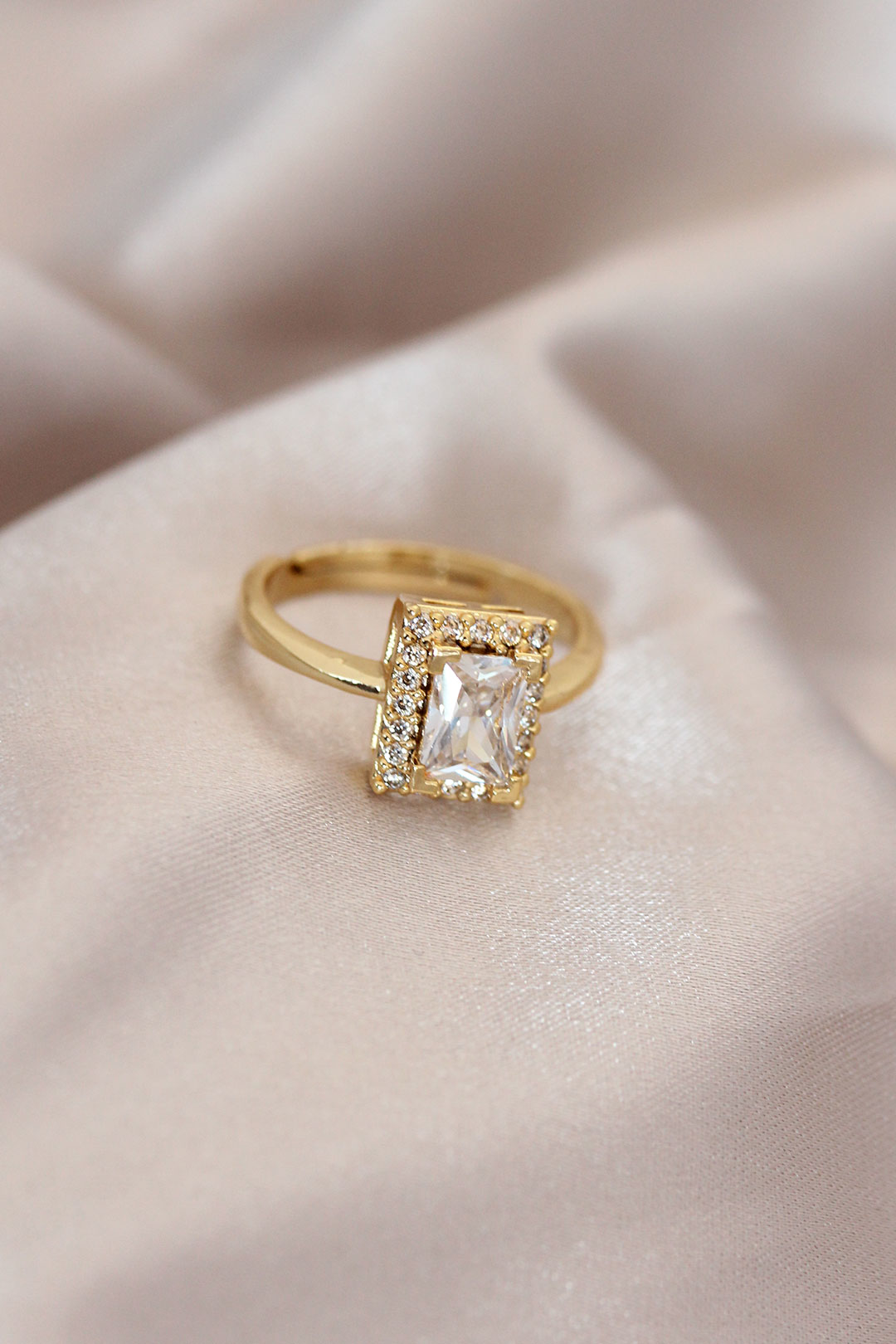 Stillove Ayarlamalı Gold Renk Metal Zirkon Ve Kristal Taşlı Dikdörtgen Mod