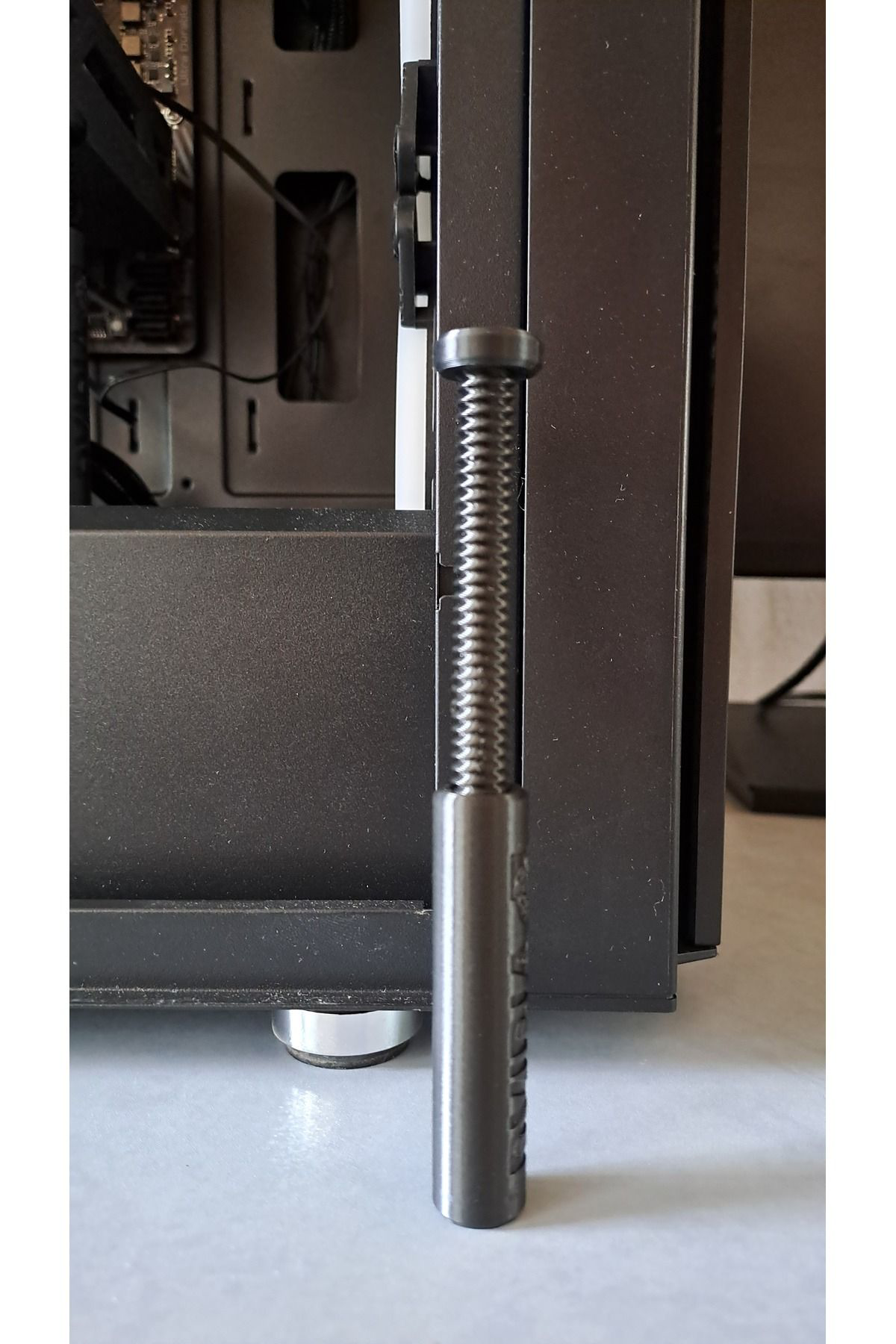 Ayarlı Ekran Kartı Tutucu (NVİDİA LOGOLU - SİYAH)