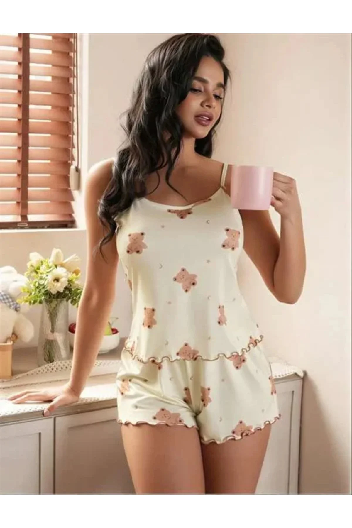 Ayıcık Desenli Askılı Şortlu Pijama Takımı Ayıcık Desenli Askılı Şortlu Pijama Takımı