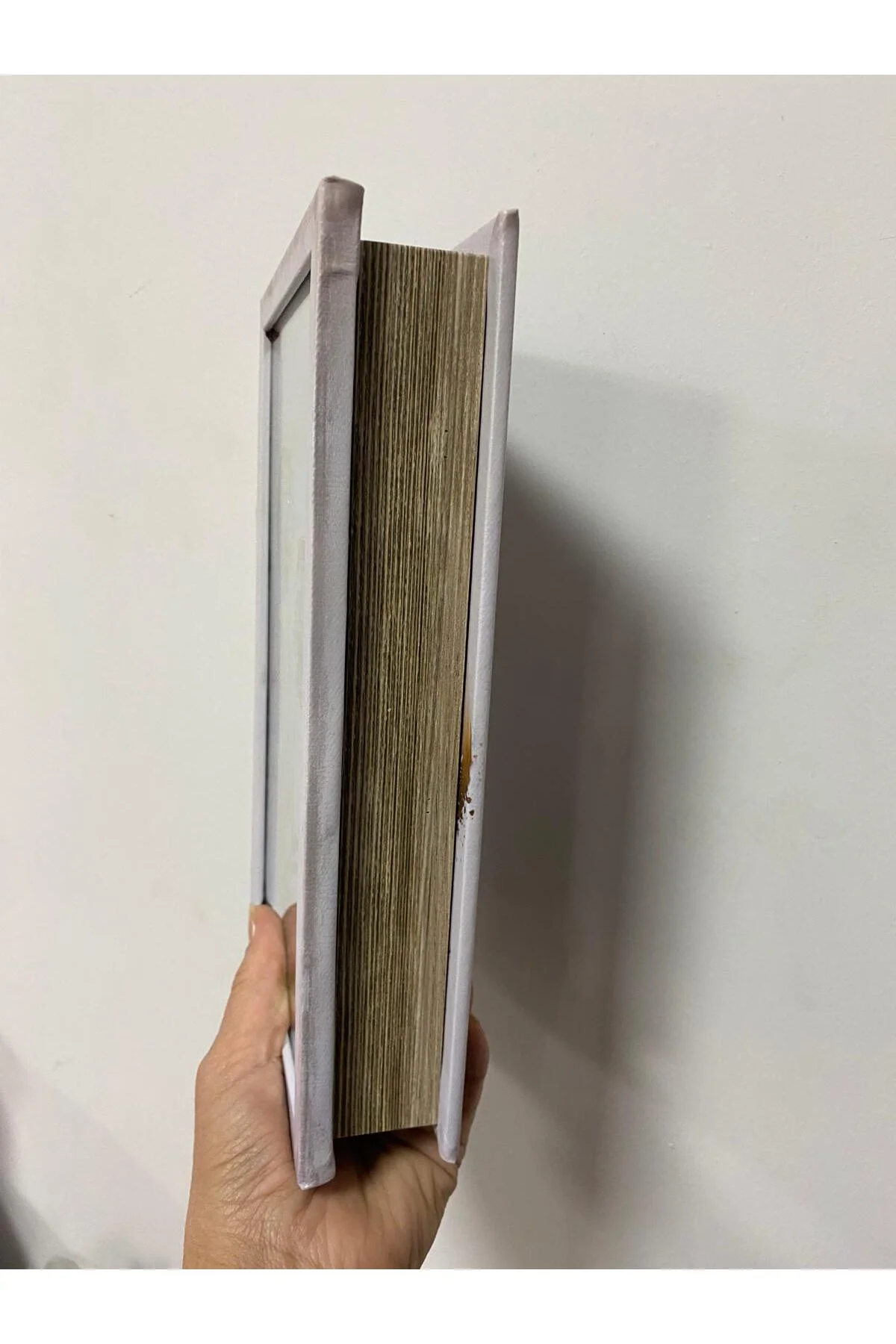 Aynalı Ahşap Kitap Model Anahtarlık Kutu Aynalı Ahşap Kitap Model Anahtarlık Kutu - Görsel 4