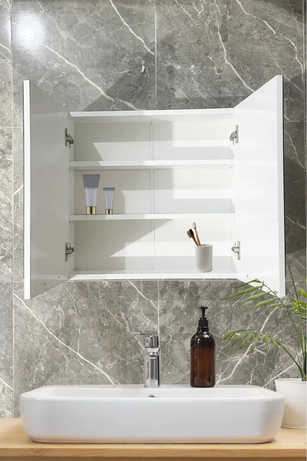 Aynalı lavabo dolabi