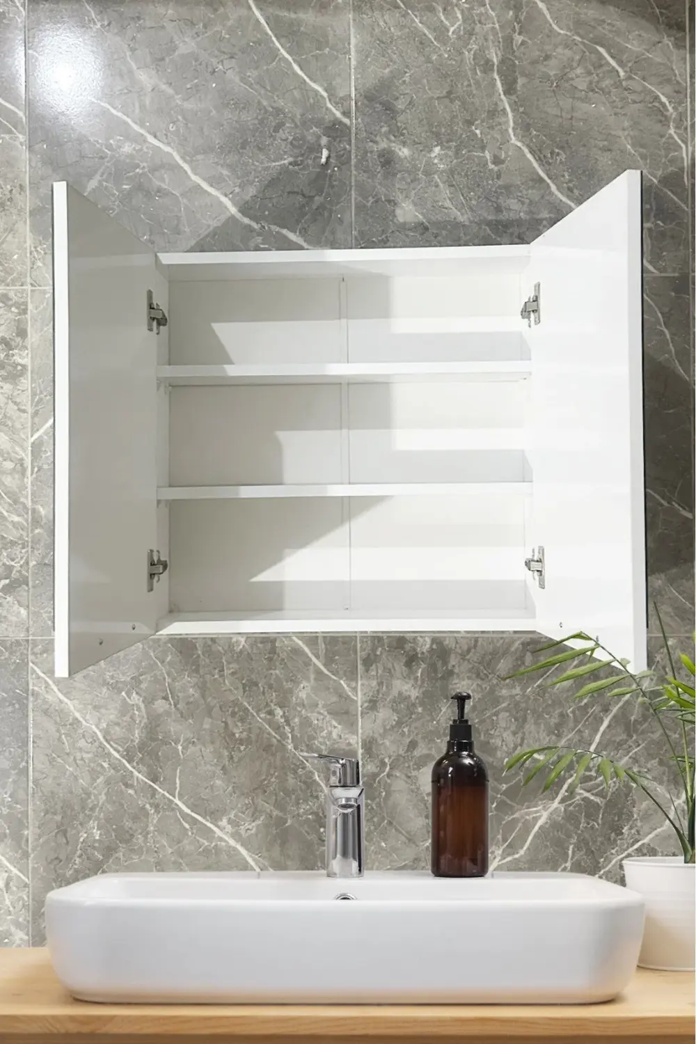Aynalı lavabo dolabi