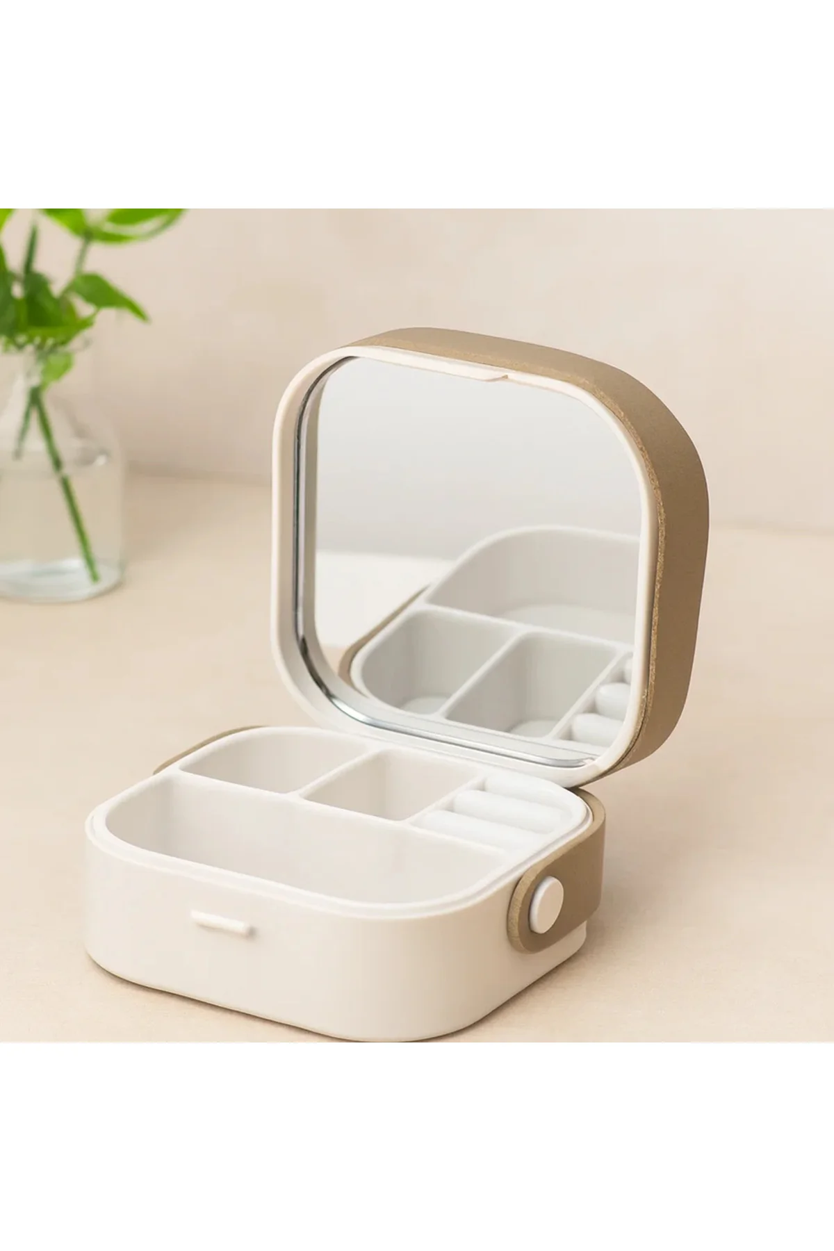 Aynalı Makyaj ve Takı Organizer Çanta 9x9x3.7 cm - 4 Bölmeli Aynalı Makyaj ve Takı Organizer Çanta 9x9x3.7 cm - 4 Bölmeli