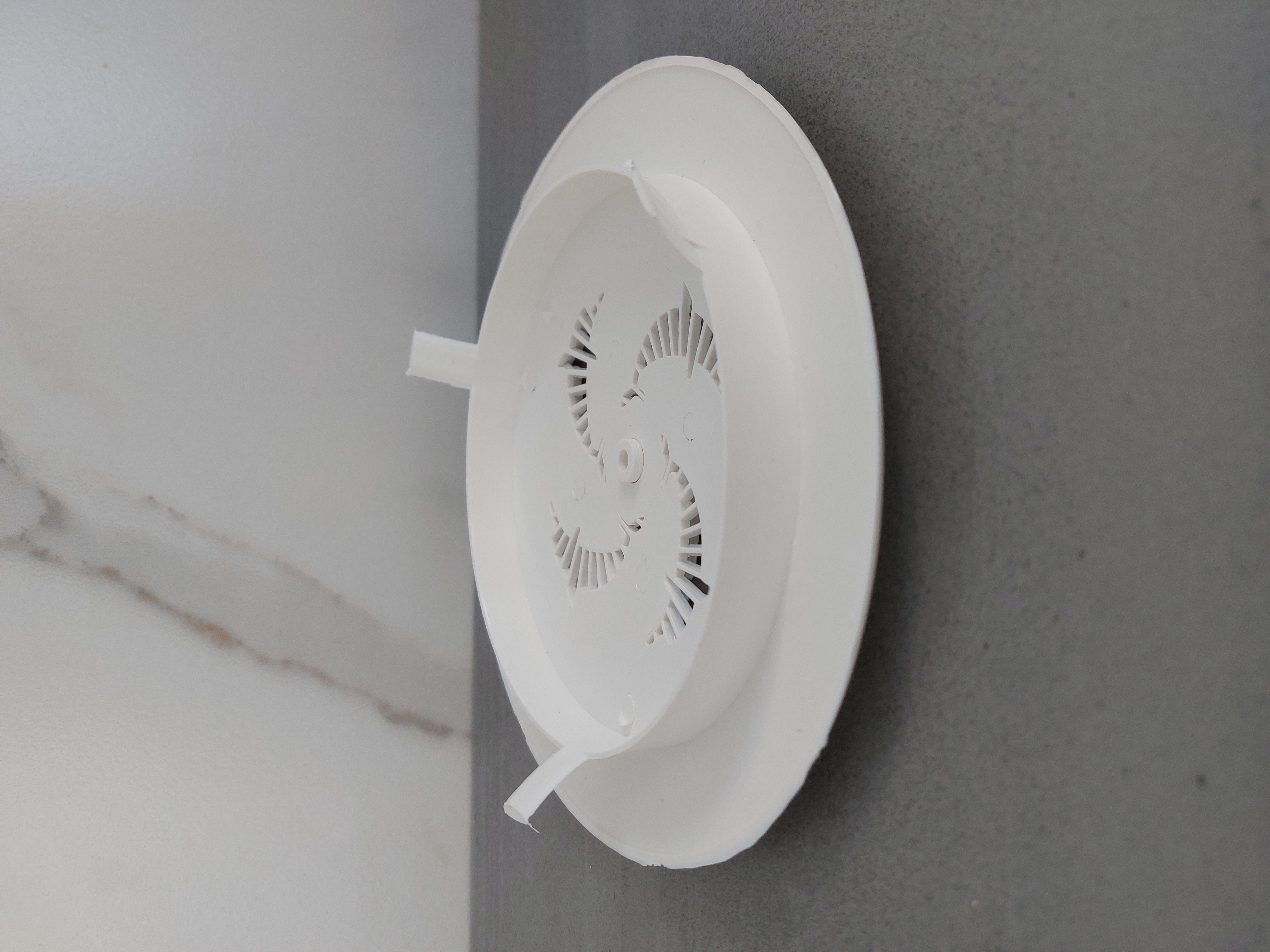 Alanyaduş Baca Kapaği Plastik Yunus Desenli( 2 Adet)