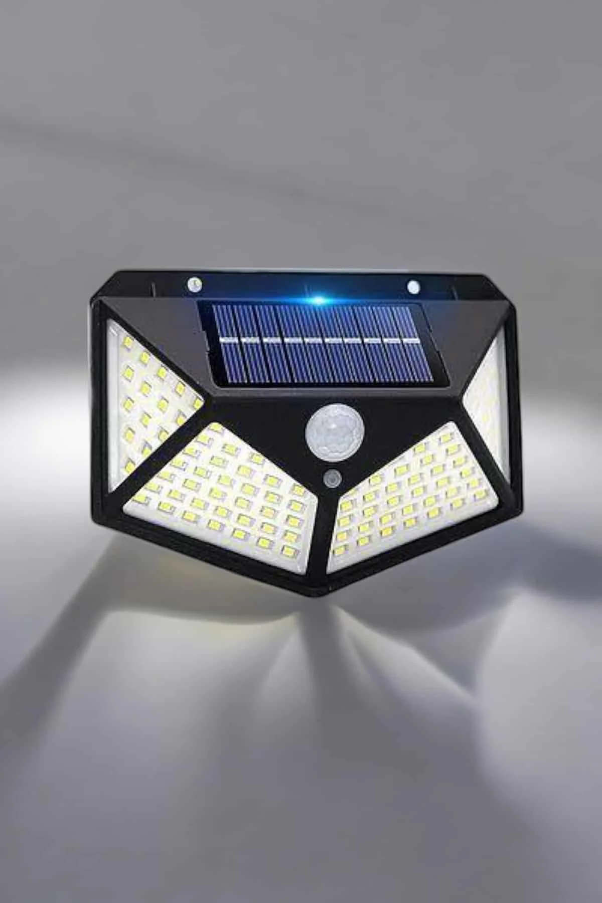 Bahçe Havuz Güneş Enerjili Solar Işıklandırma Sensörlü Bahçe Aydınlatma Bahçe Havuz Güneş Enerjili Solar Işıklandırma Sensörlü Bahçe Aydınlatma