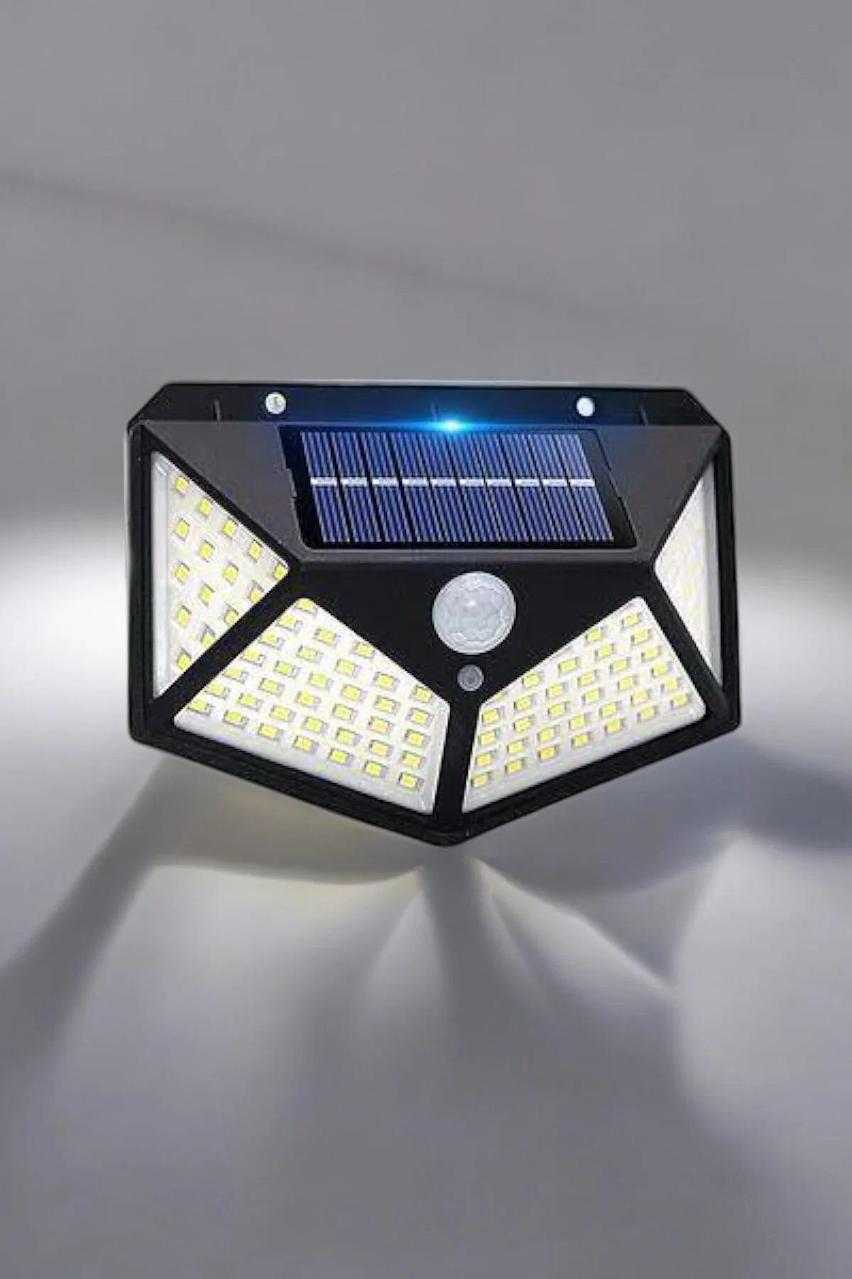 Bahçe Havuz Güneş Enerjili Solar Işıklandırma Sensörlü Bahçe Aydı