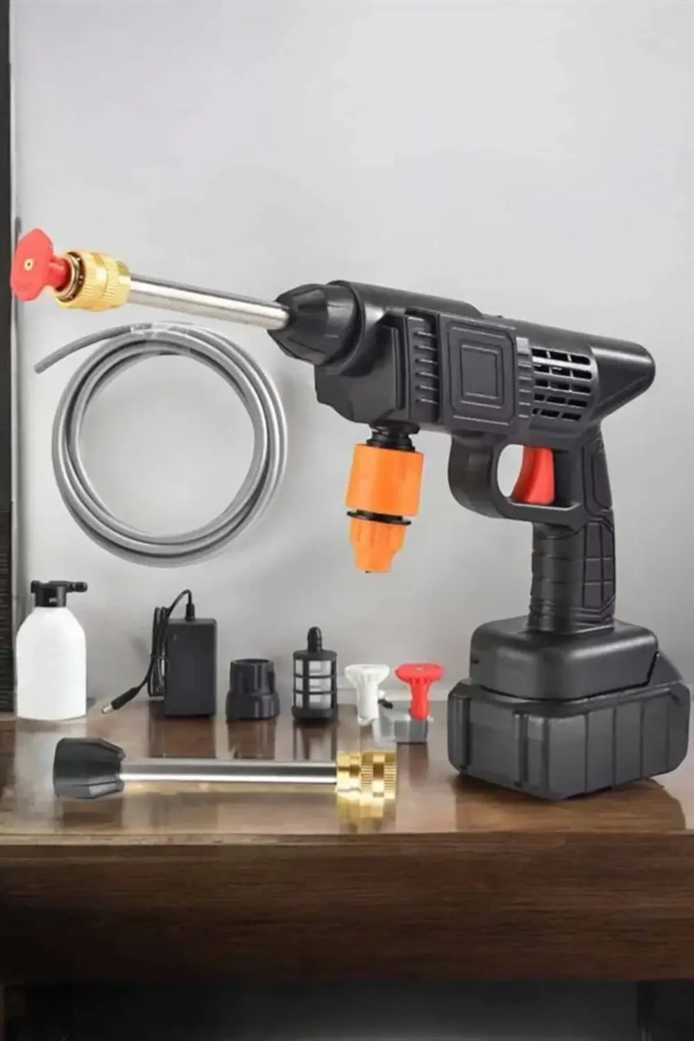 Bahçe ve Araba Yıkama Tabancası Su Basınçlı Hazneli Bataryalı Oto