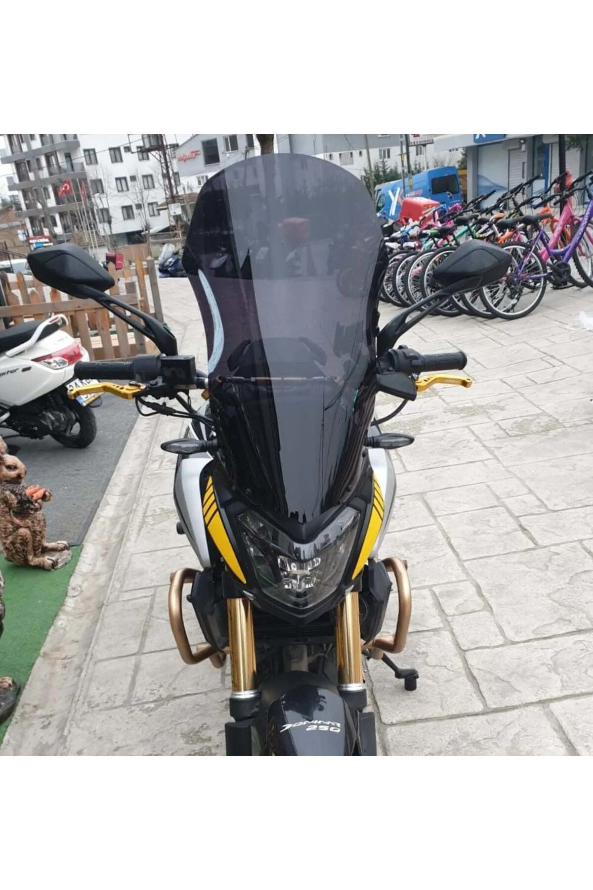 Bajaj Dominar 250 Ön Cam 2017-2026 Model 58cm Siyah Renkli 4mm