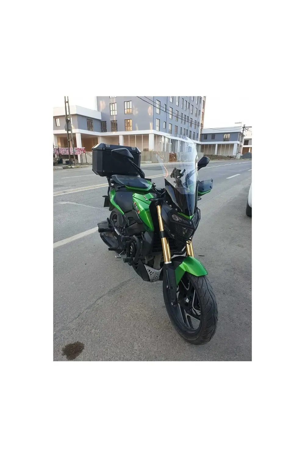 Bajaj Dominar 400 Ön Cam 2017-2025 Model 58cm Şeffaf Renkli 4mm