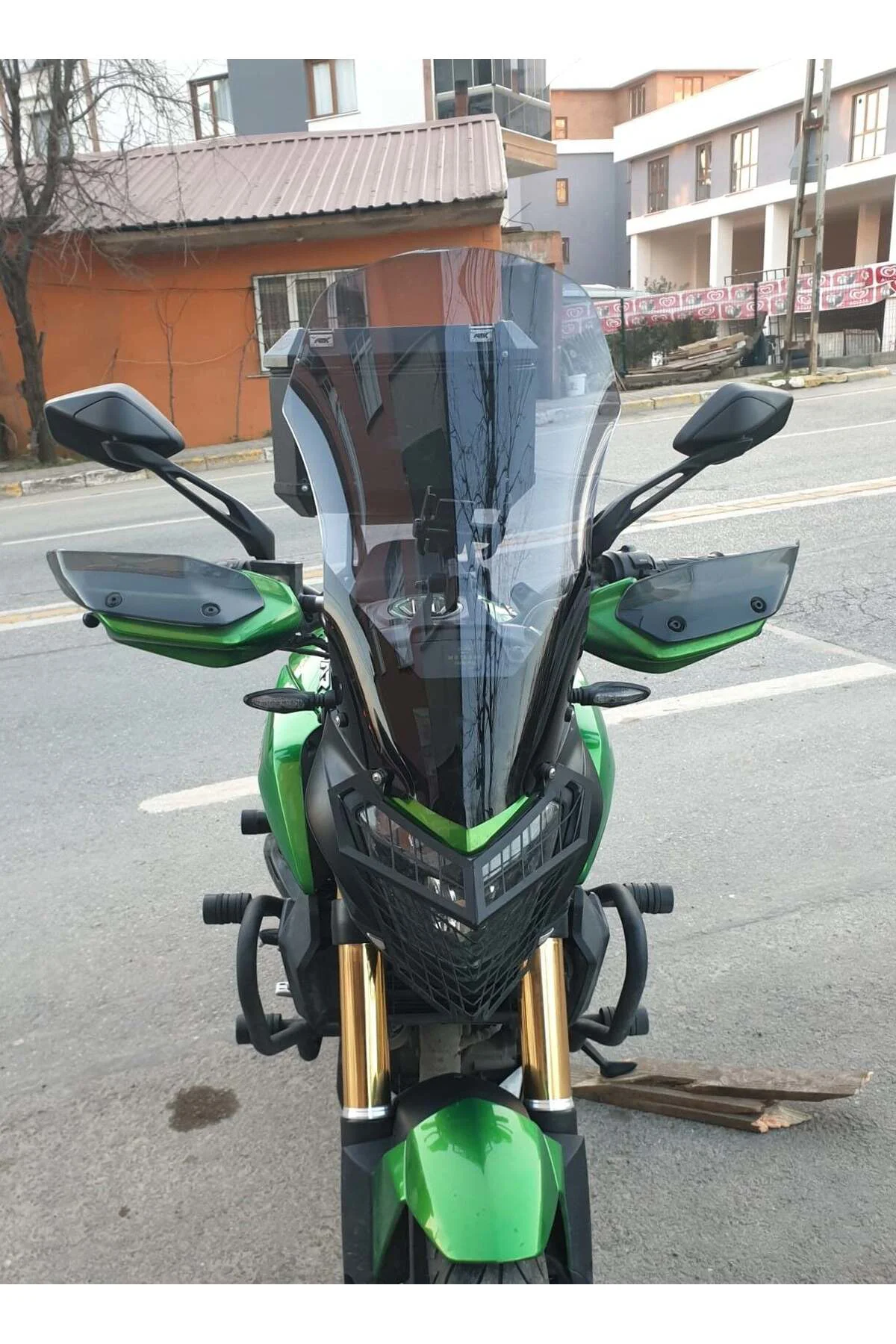 Bajaj Dominar 400 Ön Cam 2017-2026 Model 58cm Füme Renkli 4mm