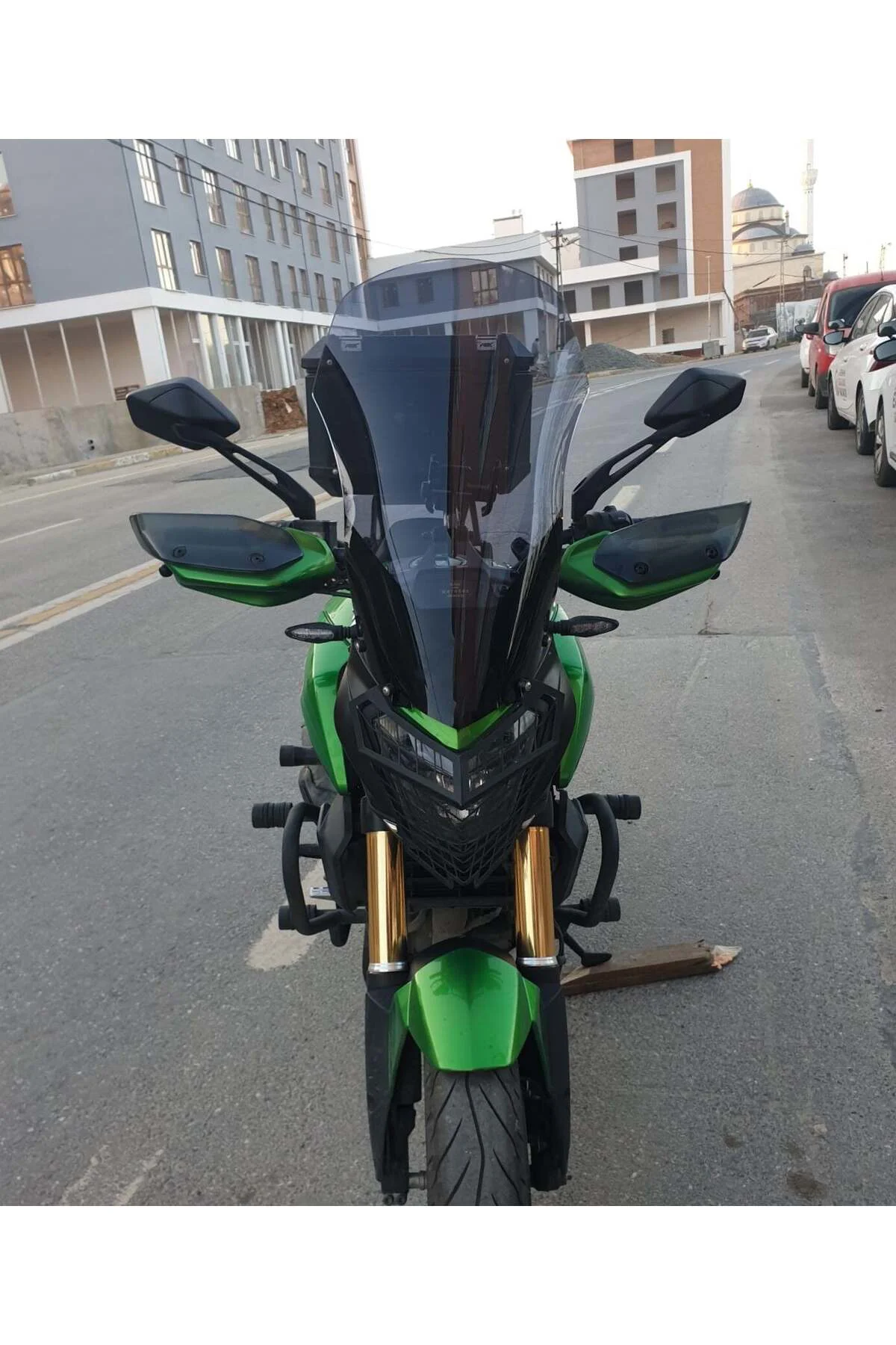 Bajaj Dominar 400 Ön Cam 2017-2026 Model 58cm Füme Renkli 4mm