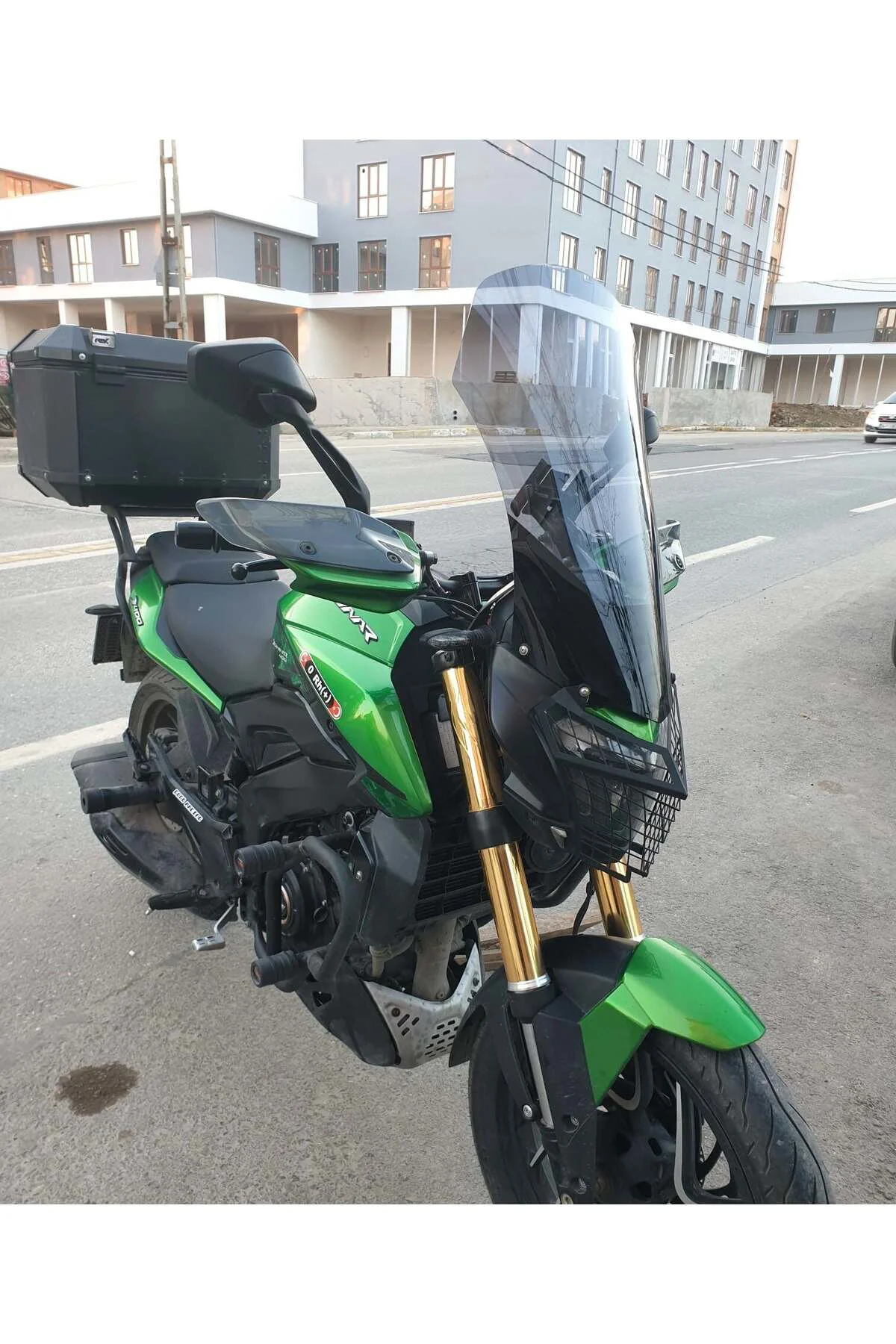 Bajaj Dominar 400 Ön Cam 2017-2026 Model 58cm Füme Renkli 4mm