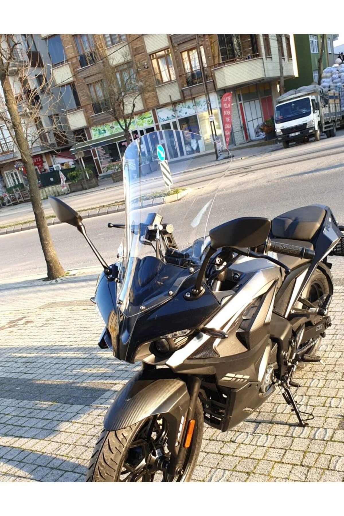Bajaj Pulsar RS 200 Ön Cam 2015-2026 Model 56cm Şeffaf Renkli 4mm UZUN CAM