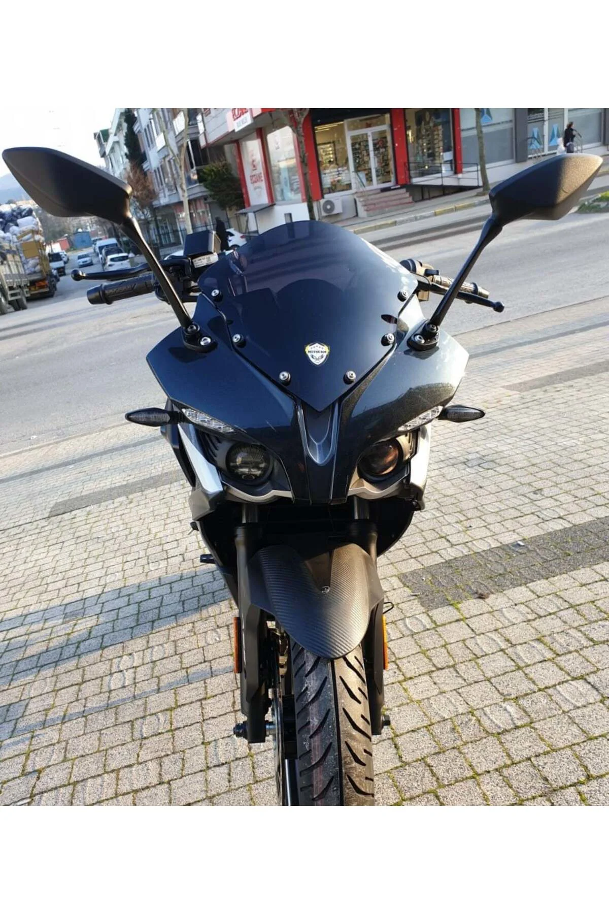 Bajaj Pulsar RS 200 Ön Cam 2015-2026 Model 33cm Siyah Renkli 4mm 