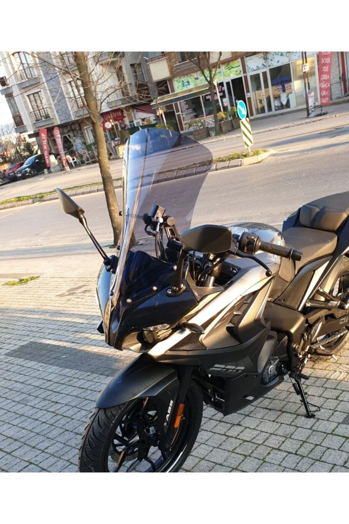 Bajaj Pulsar RS 200 Ön Cam 2015-2026 Model 56cm Füme Renkli 4mm U