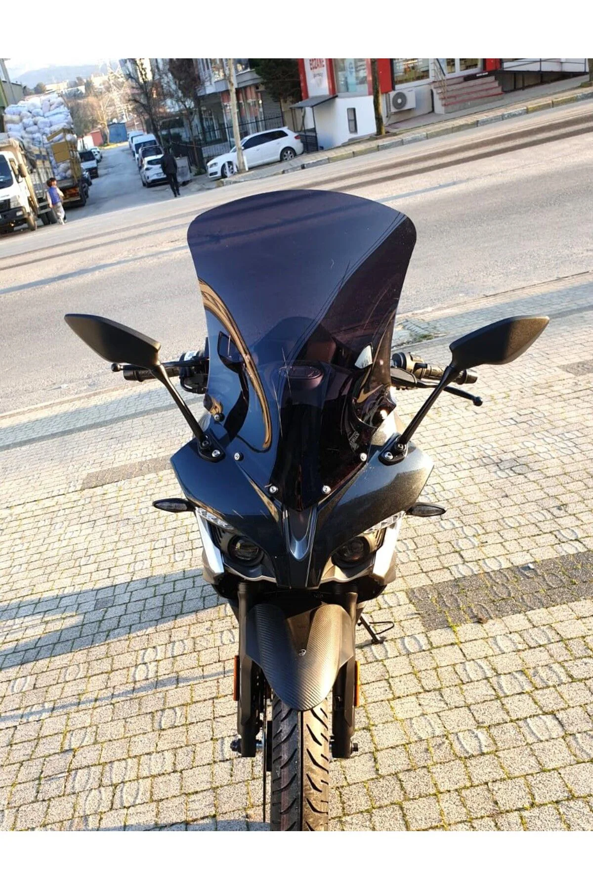 Bajaj Pulsar RS 200 Ön Cam 2015-2026 Model 56cm Siyah Renkli 4mm 