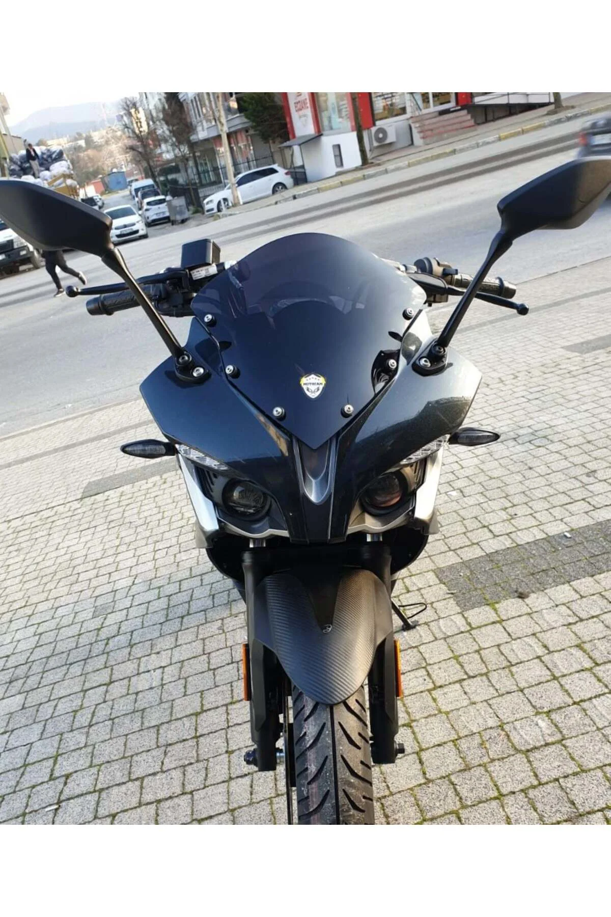 Bajaj Pulsar RS 200 Ön Cam 2015-2026 Model 33cm Siyah Renkli 4mm 