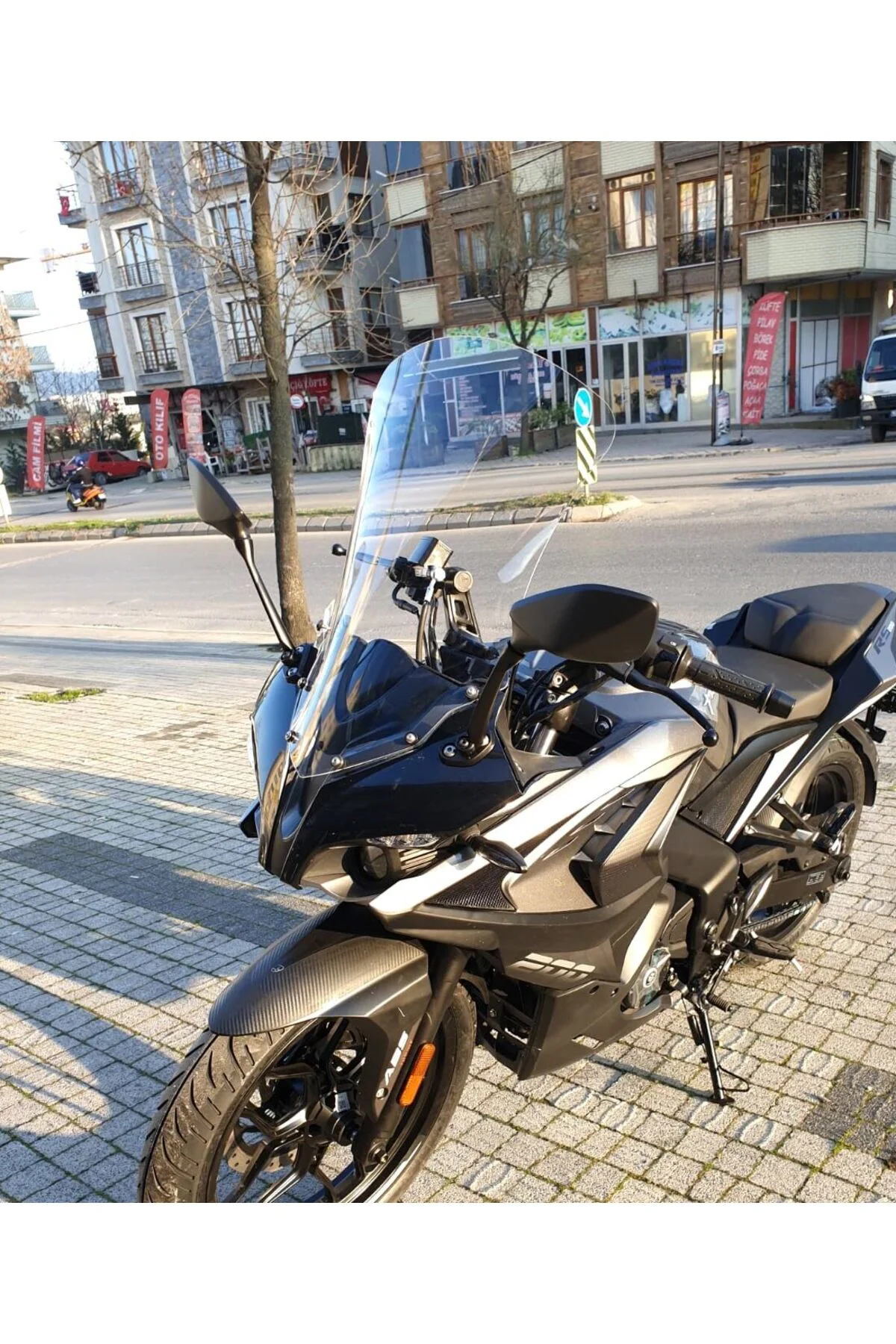 Bajaj Pulsar RS 200 Ön Cam 2015-2026 Model 56cm Şeffaf Renkli 4mm UZUN CAM