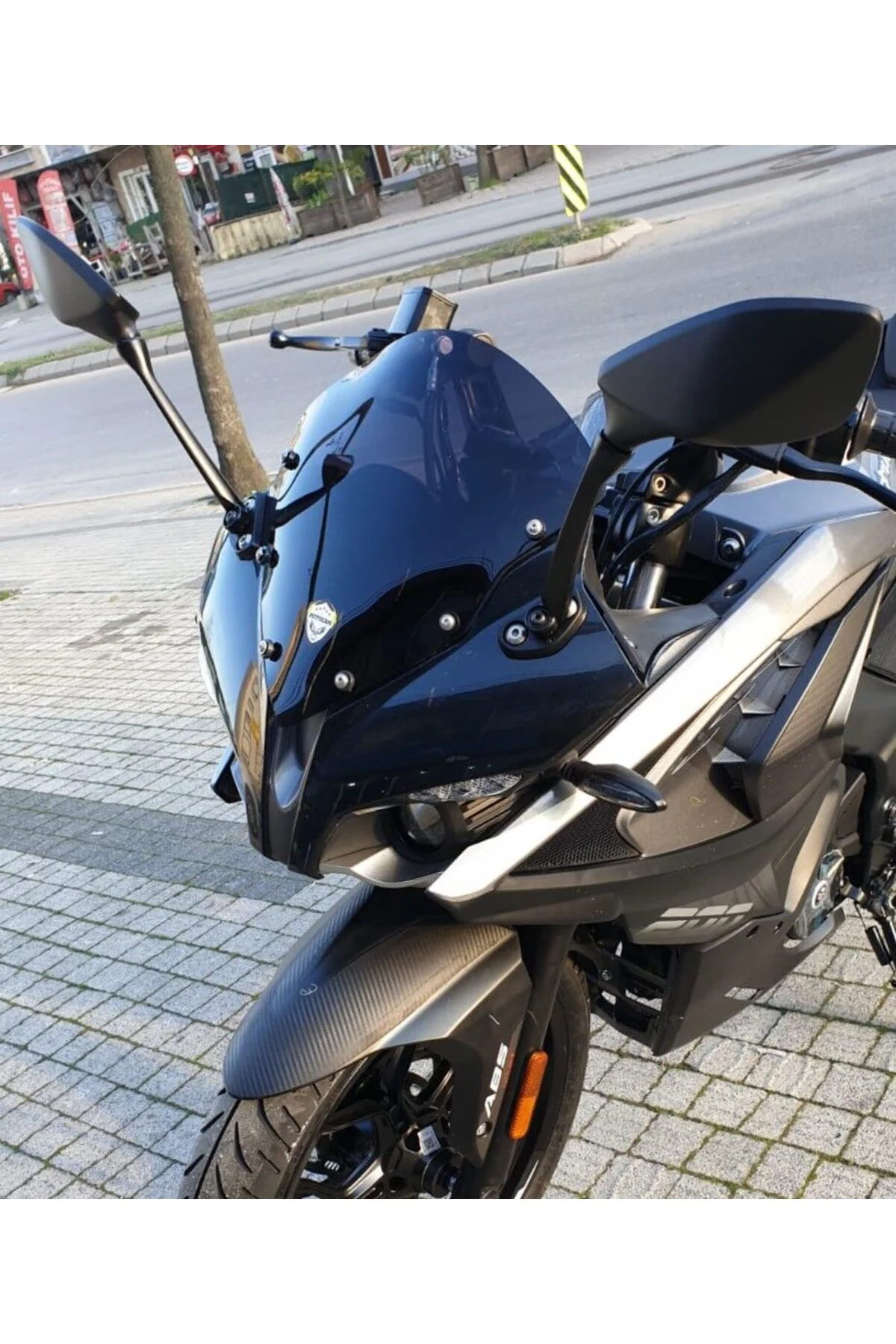 Bajaj Pulsar RS 200 Ön Cam 2015-2026 Model 33cm Siyah Renkli 4mm 