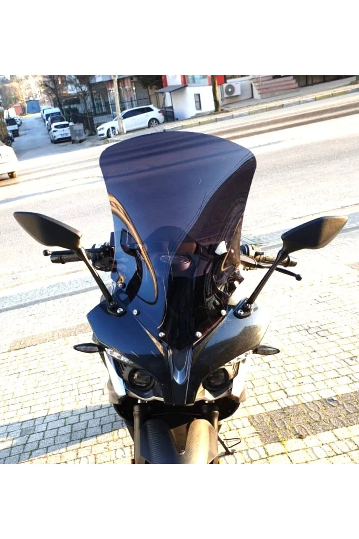 Bajaj Pulsar RS 200 Ön Cam 2015-2026 Model 56cm Siyah Renkli 4mm 