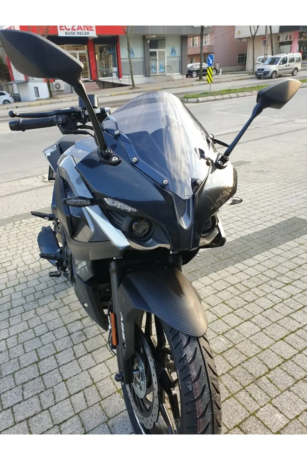 Bajaj Pulsar RS 200 Ön Cam 2015-2025 Model 33cm Füme Renkli 4mm S Bajaj Pulsar RS 200 Ön Cam 2015-2025 Model 33cm Füme Renkli 4mm S