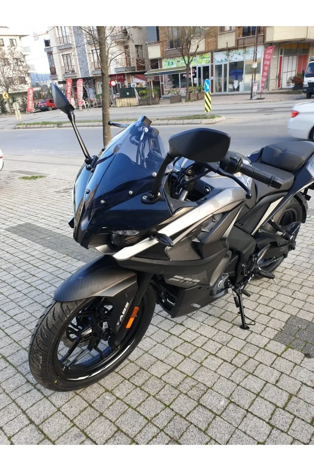 Bajaj Pulsar RS 200 Ön Cam 2015-2025 Model 33cm Füme Renkli 4mm S Bajaj Pulsar RS 200 Ön Cam 2015-2025 Model 33cm Füme Renkli 4mm S