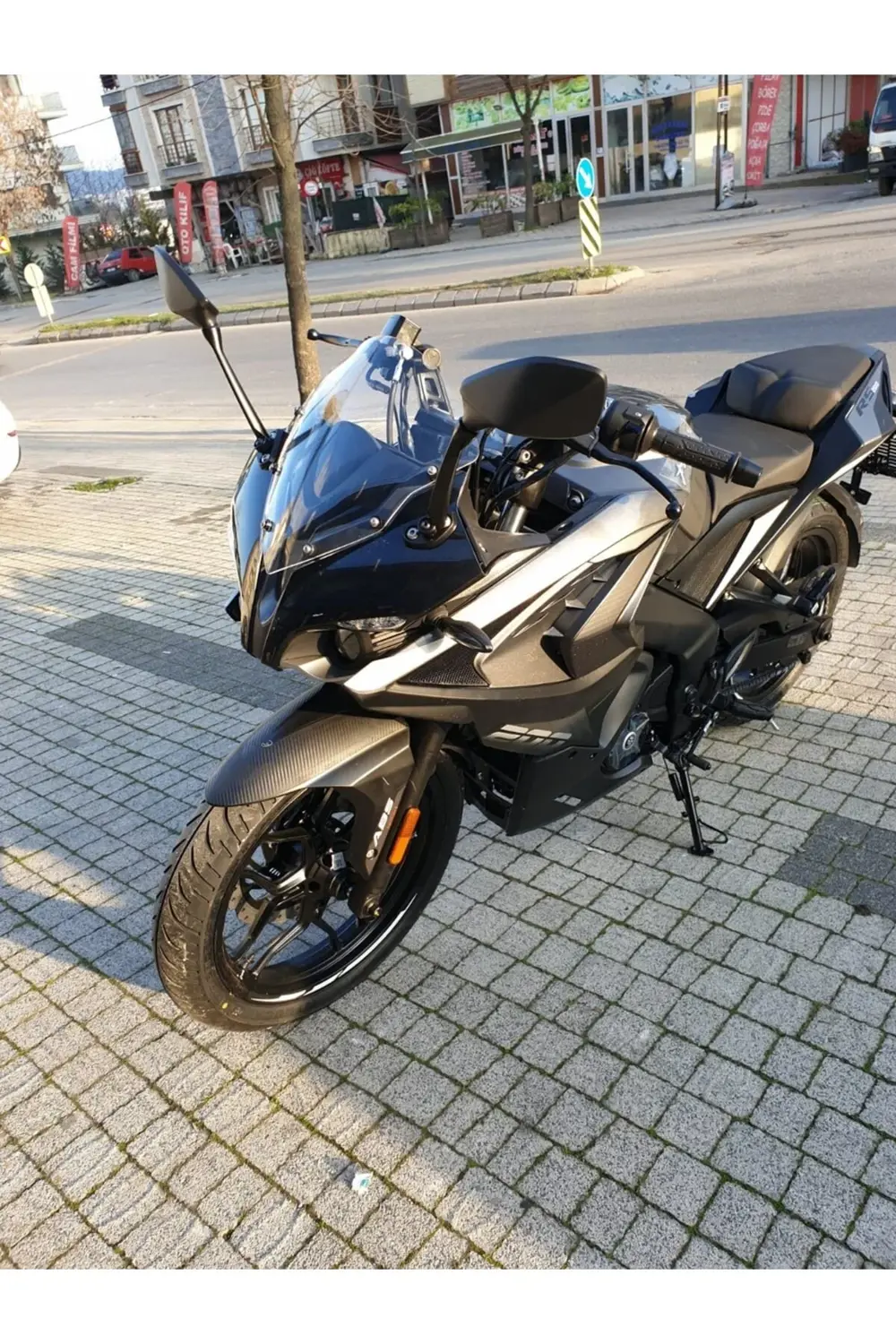 Bajaj Pulsar RS 200 Ön Cam 2015-2025 Model 33cm Şeffaf Renkli 4mm