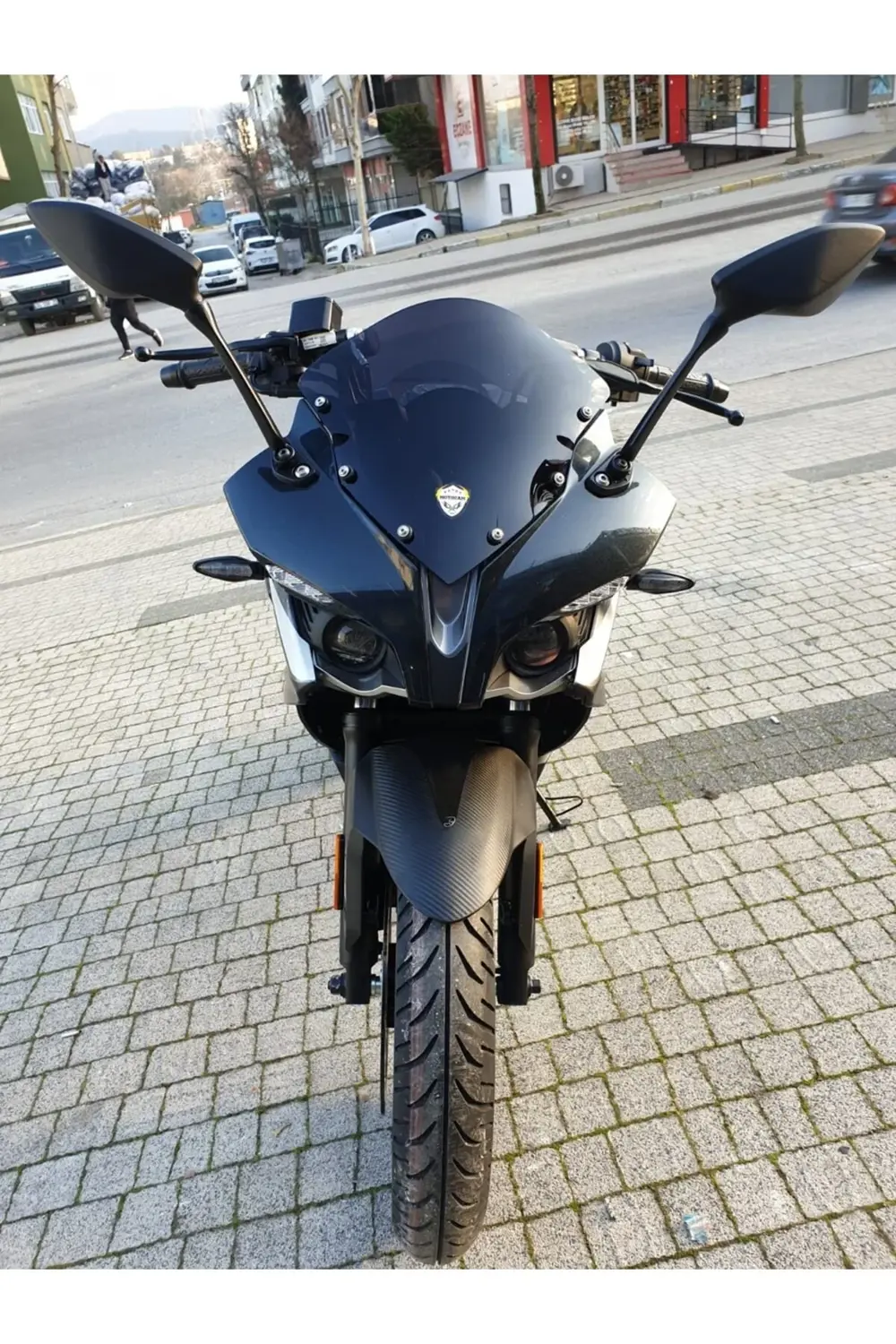 Bajaj Pulsar RS 200 Ön Cam 2015-2025 Model 33cm Siyah Renkli 4mm