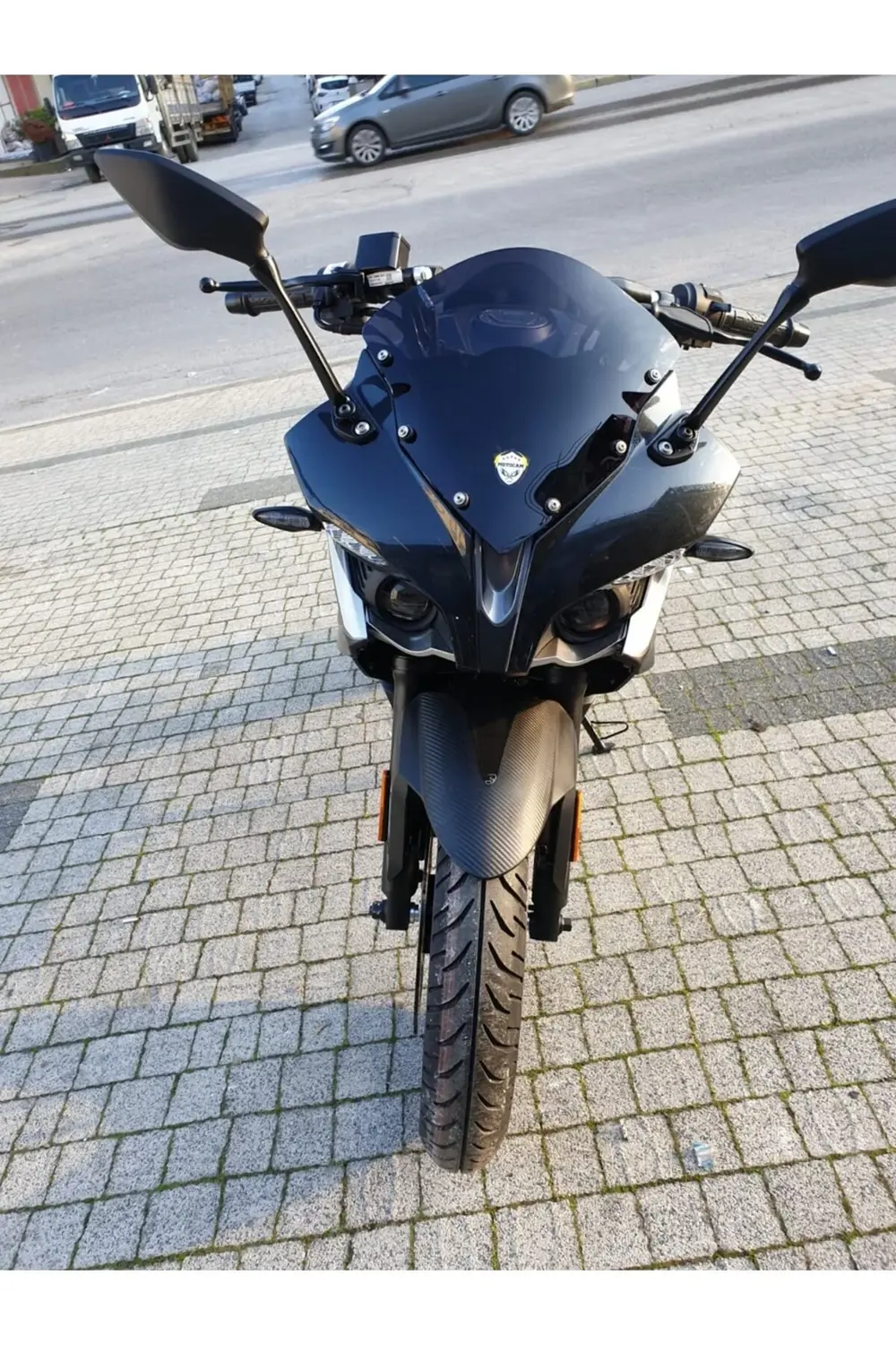 Bajaj Pulsar RS 200 Ön Cam 2015-2025 Model 33cm Siyah Renkli 4mm