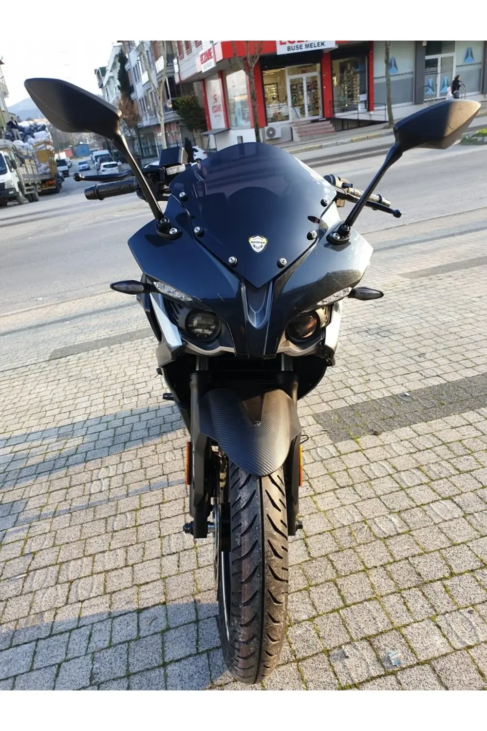 Bajaj Pulsar RS 200 Ön Cam 2015-2025 Model 33cm Siyah Renkli 4mm