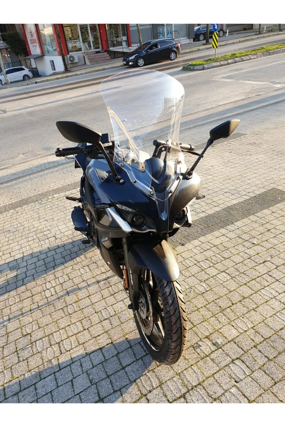 Bajaj Pulsar RS 200 Ön Cam 2015-2025 Model 56cm Şeffaf Renkli 4mm