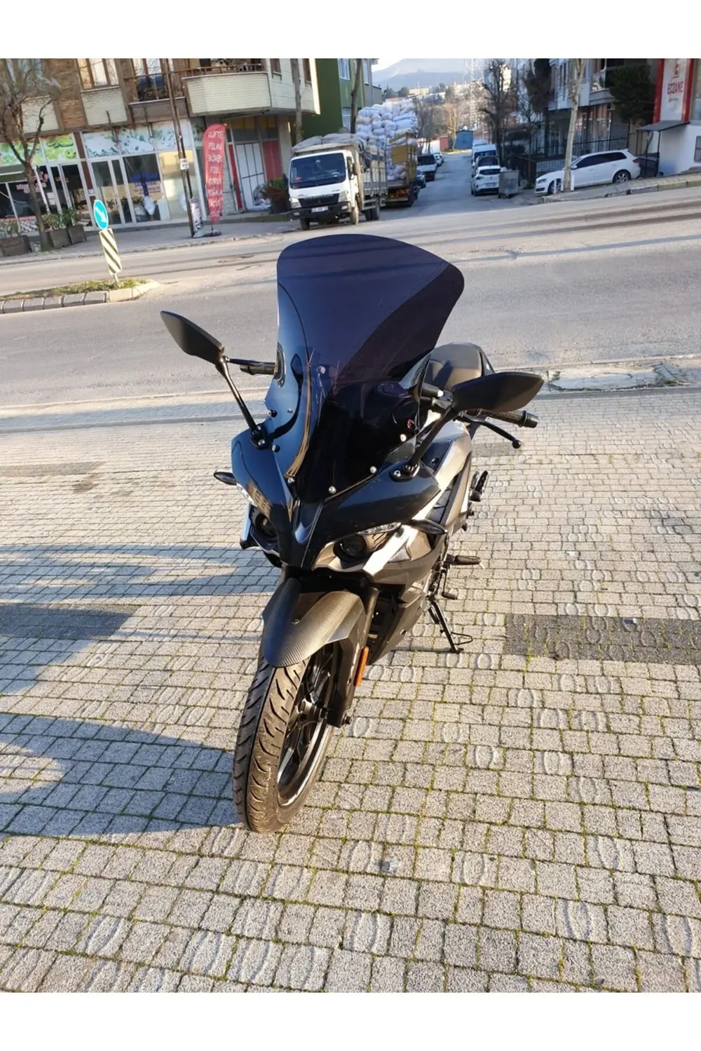 Bajaj Pulsar RS 200 Ön Cam 2015-2025 Model 56cm Siyah Renkli 4mm