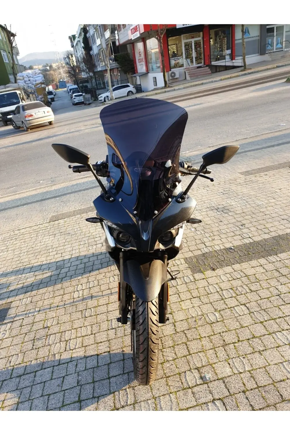 Bajaj Pulsar RS 200 Ön Cam 2015-2025 Model 56cm Siyah Renkli 4mm