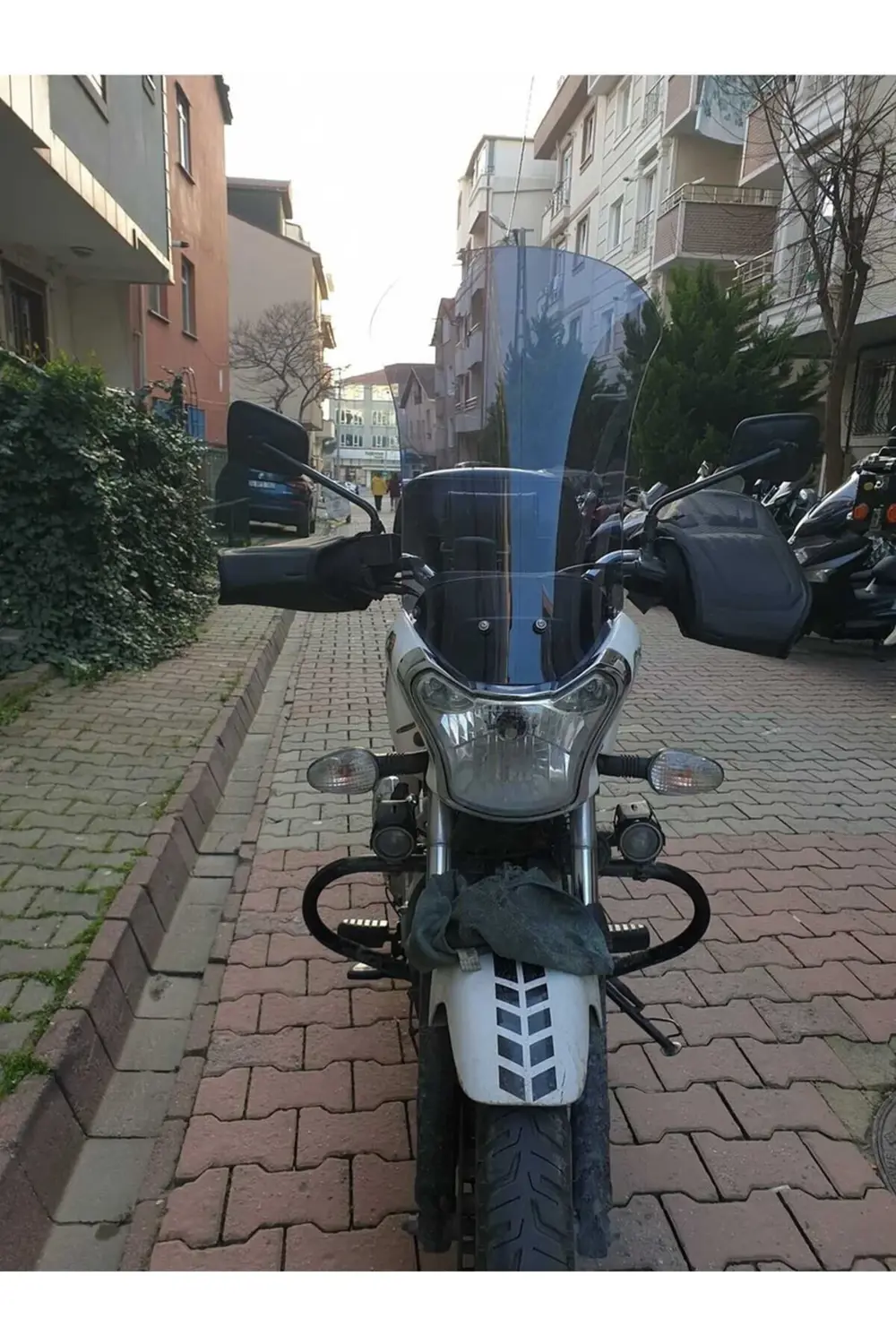 Bajaj V15 Ön Cam 2017-2018 Model 57cm Füme Renkli 4mm