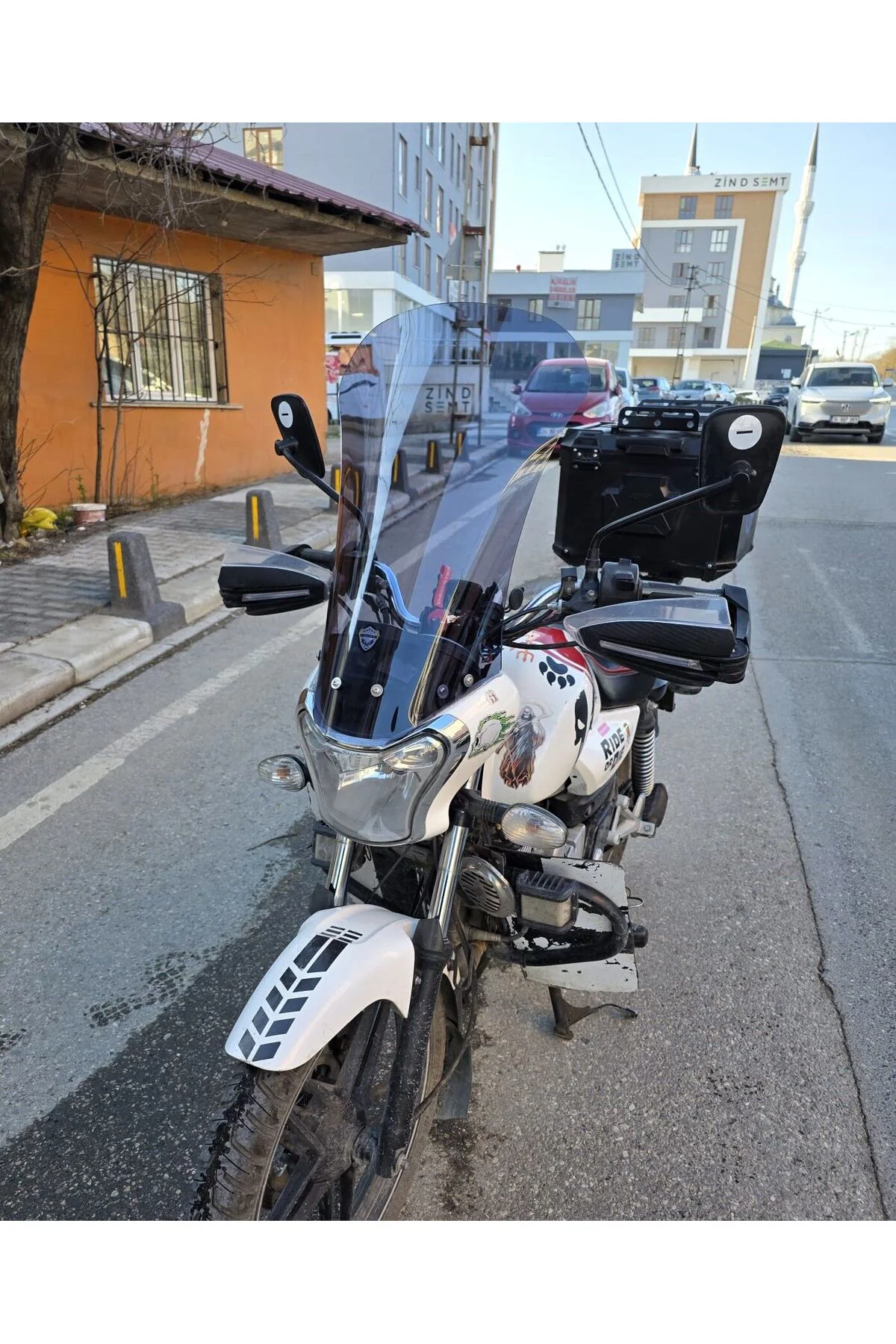 Bajaj V15 Ön Cam 2017-2018 Model 57cm Füme Renkli 4mm