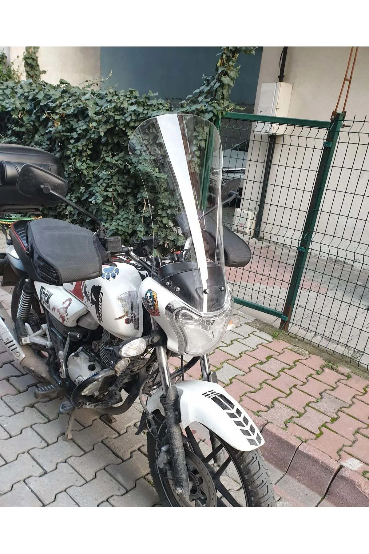 Bajaj V15 Ön Cam 2017-2018 Model 57cm Şeffaf Renkli 4mm