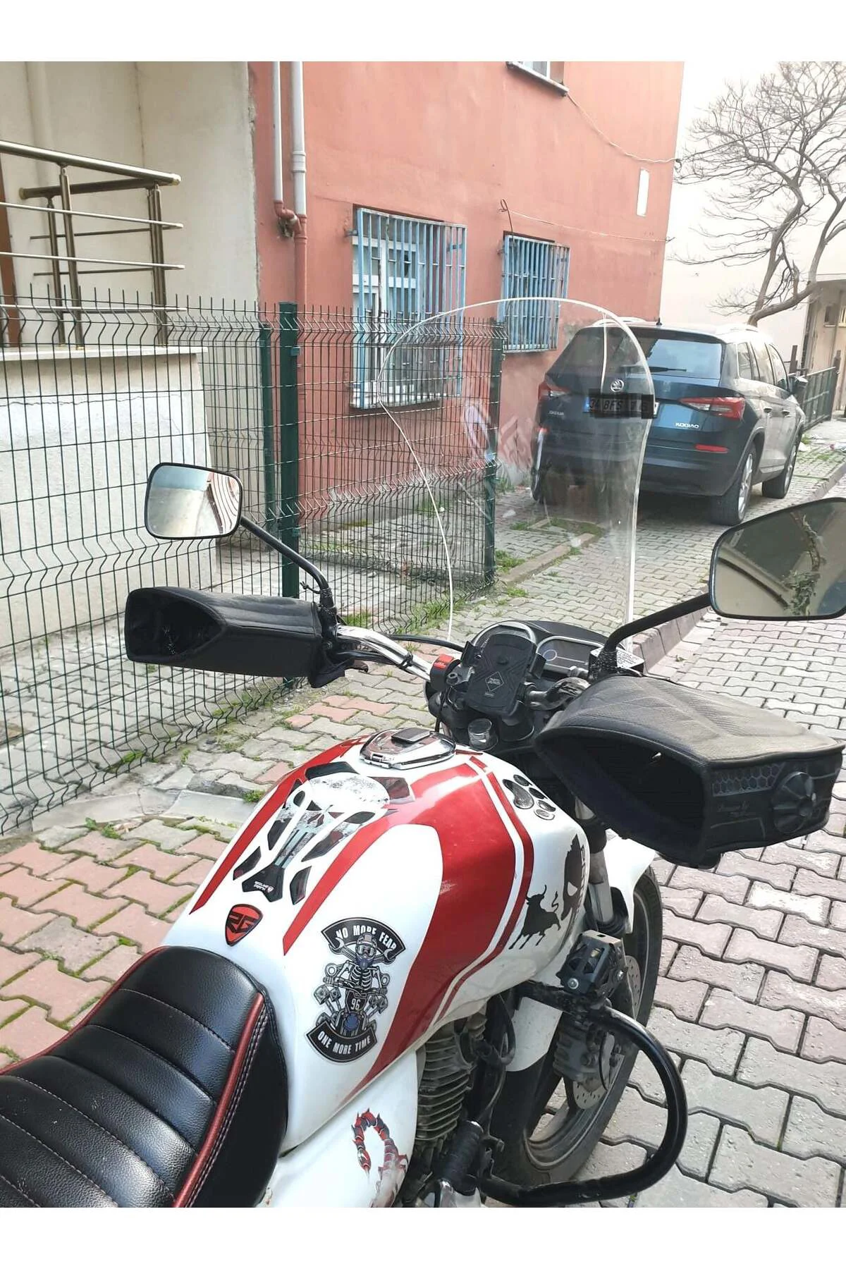 Bajaj V15 Ön Cam 2017-2018 Model 57cm Şeffaf Renkli 4mm
