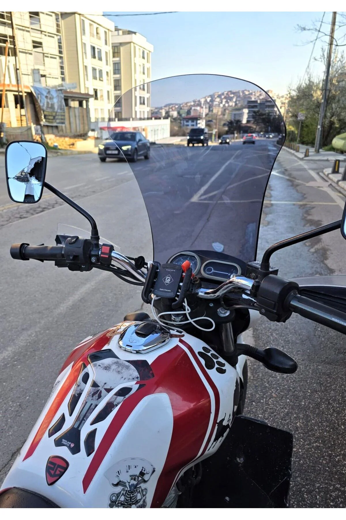 Bajaj V15 Ön Cam 2017-2018 Model 57cm Füme Renkli 4mm