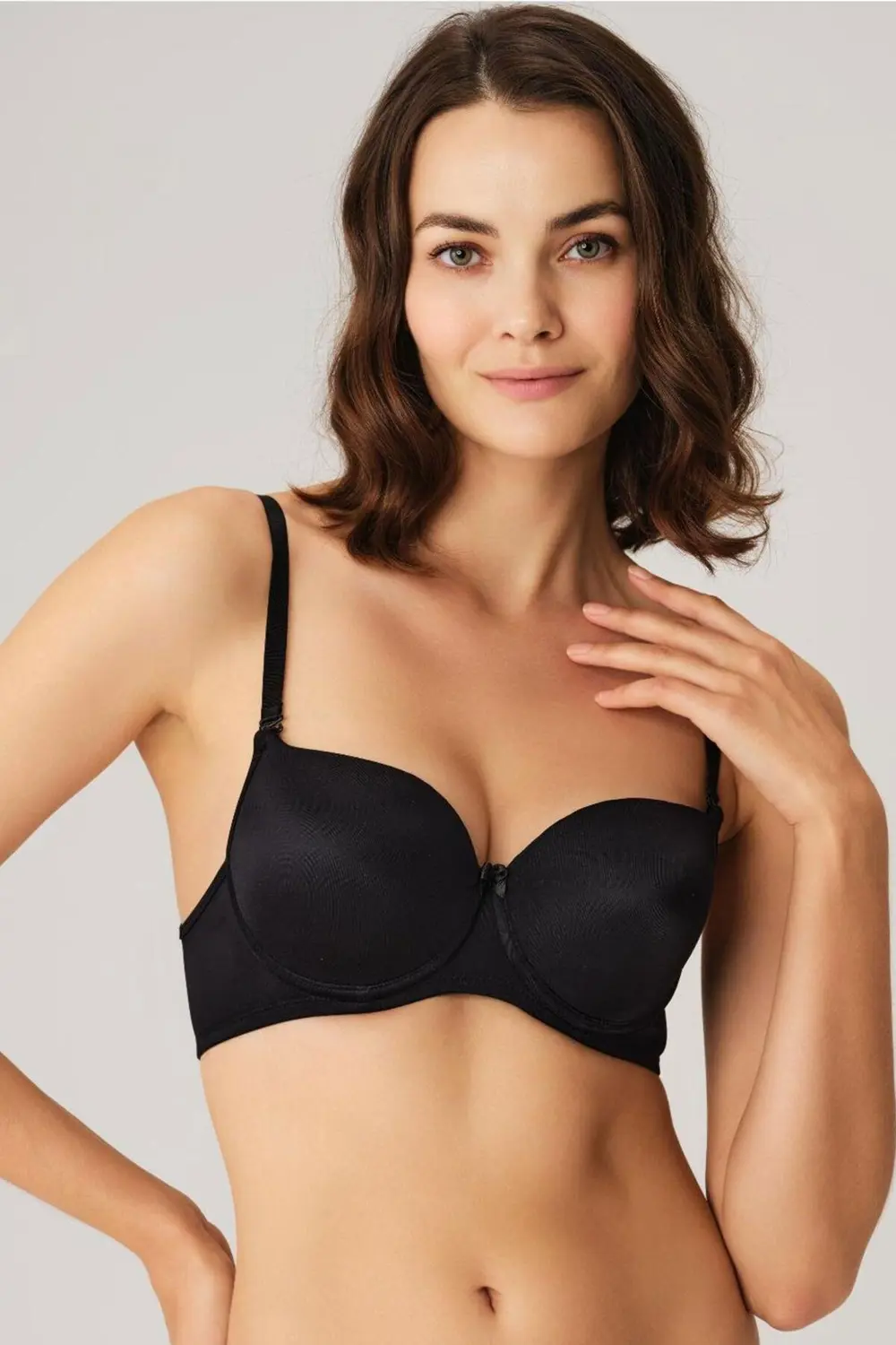 Balenli Desteksiz Dolgusuz Askıları Çıkabilen Günlük Klasik T-shi