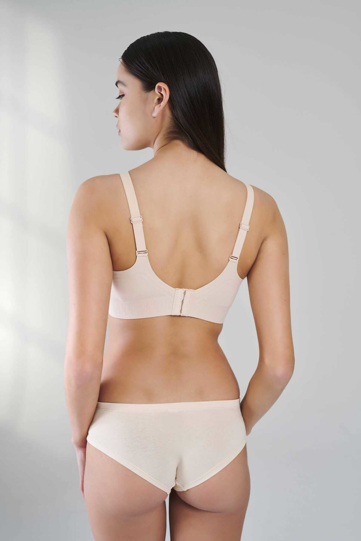 BALENSİZ DESTEKSİZ ŞEKİLLENDİRİCİ LAZER KESİM SÜTYEN