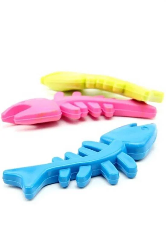 Balık Kemiği İskelet Şekilli Renkli Plastik Kedi Oyuncağı Balık Kemiği İskelet Şekilli Renkli Plastik Kedi Oyuncağı