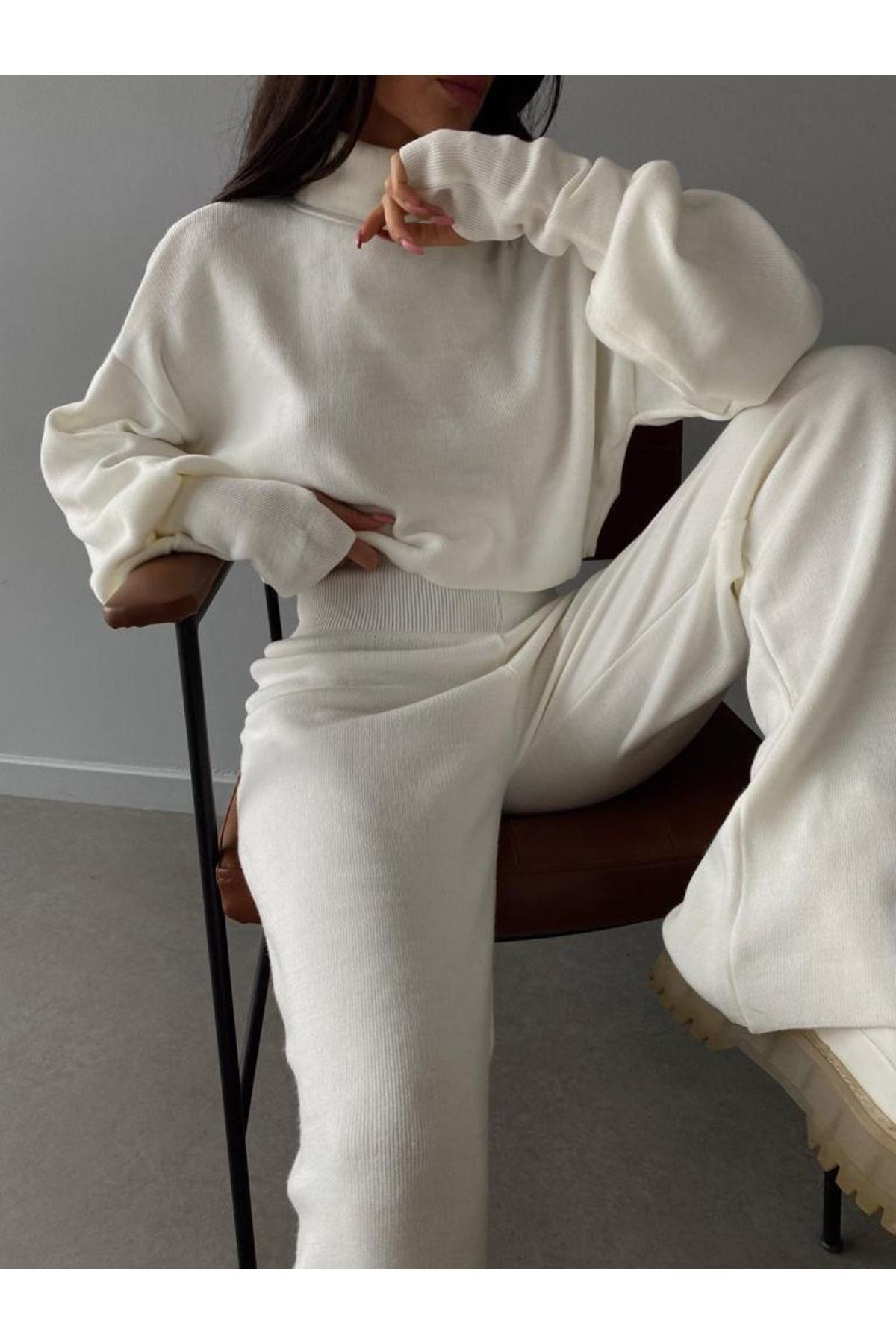 Mooi Butik Balıkçı Yaka Parmak Geçirmeli Alt Üst Triko Takım