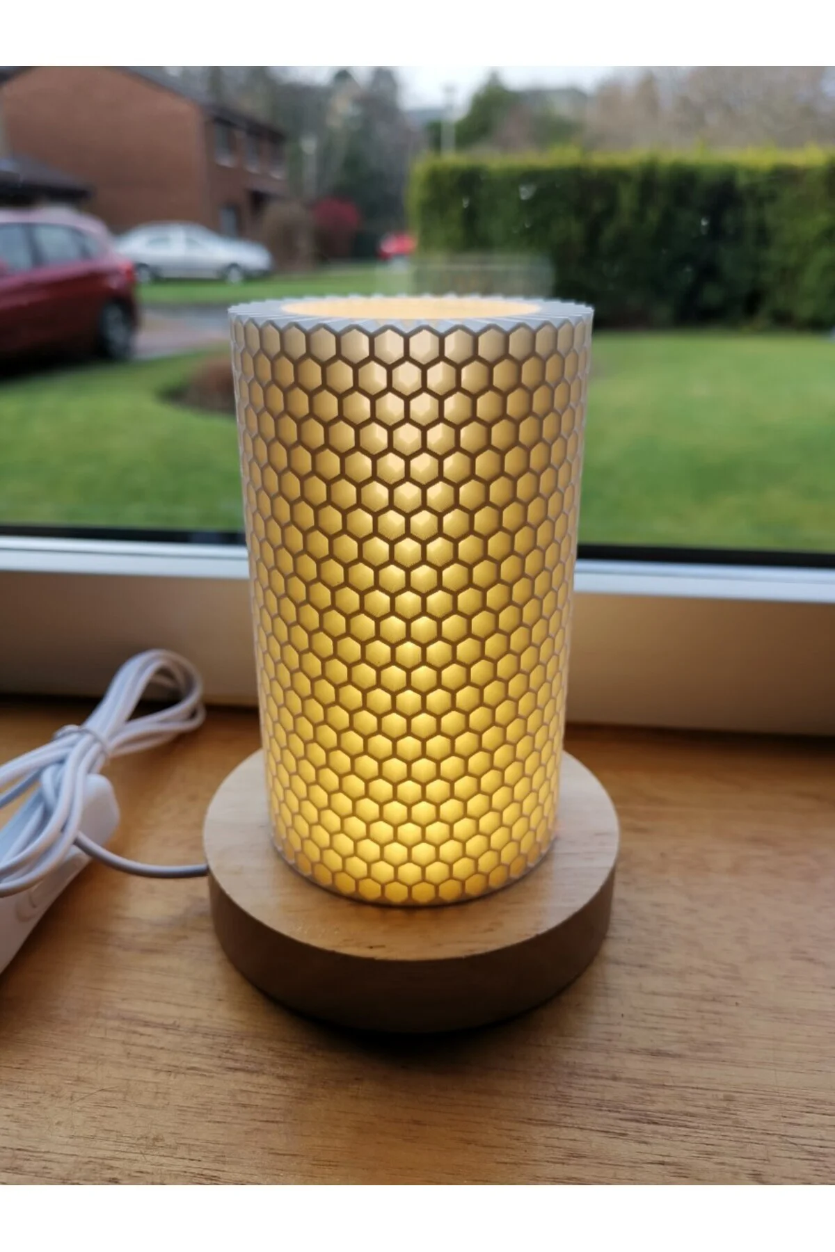 Balpeteği Dekoratif Modern Masa Lambası 25 CM (BÜYÜK BOY)