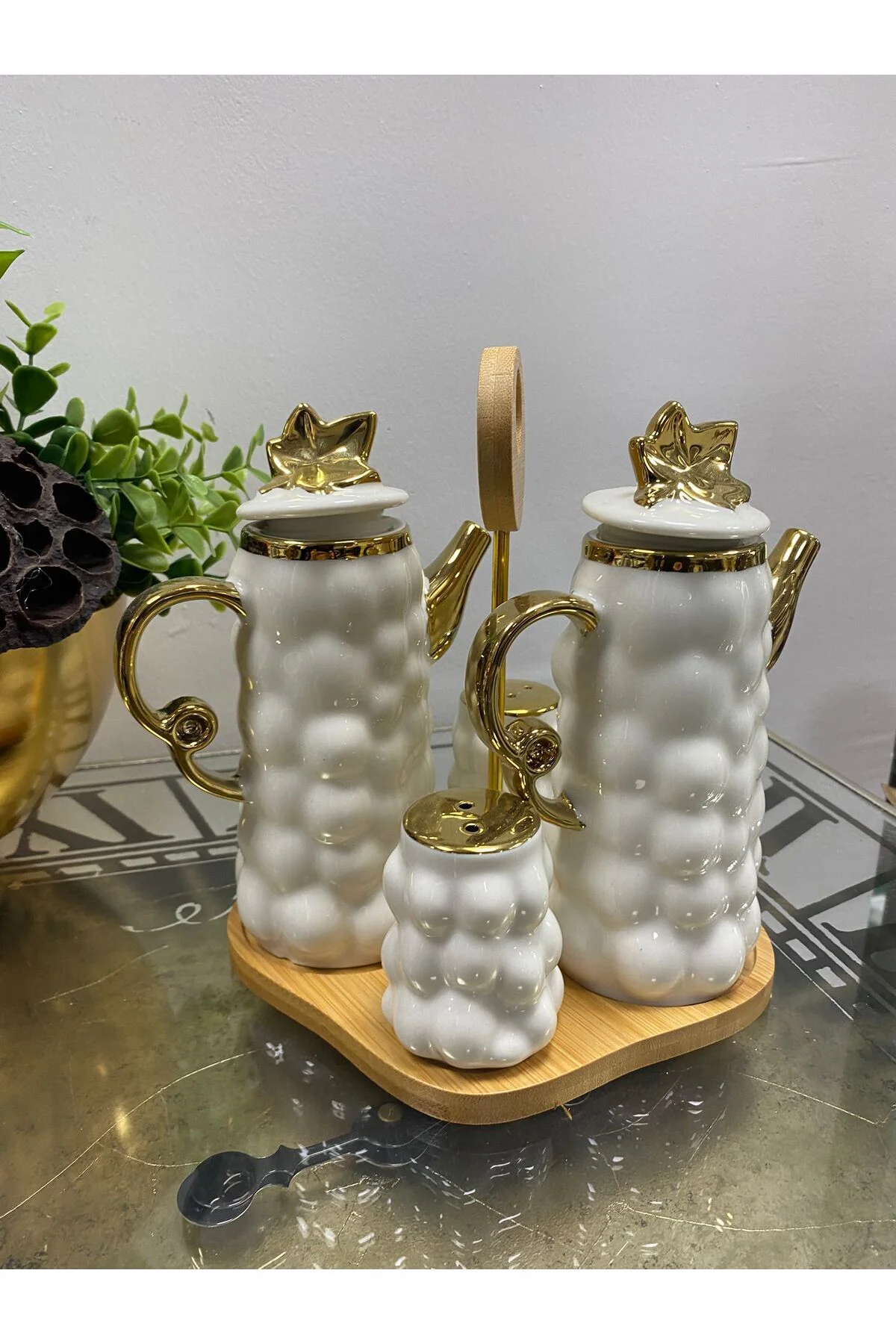 Bambu Standlı Üzüm Kabartmalı Gold Yağlık Sirkelik Tuzluk Seti