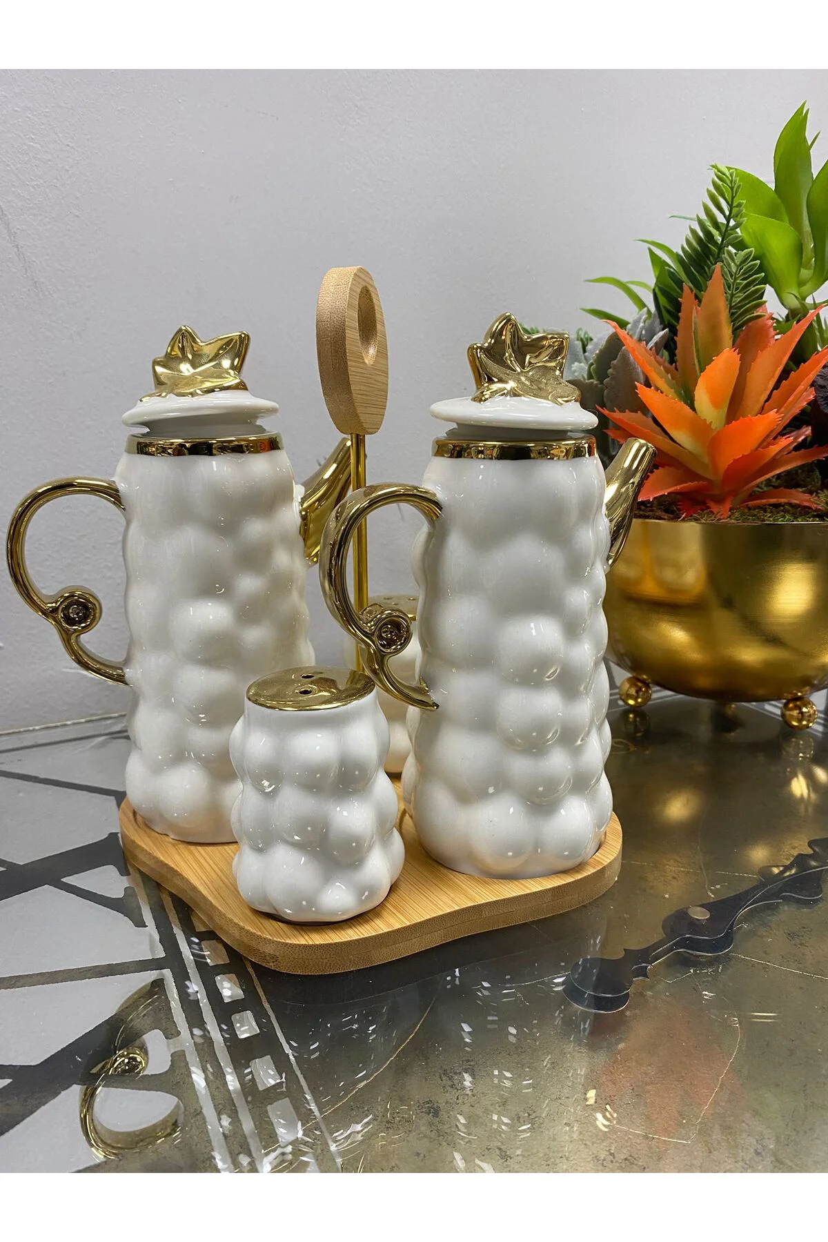 Bambu Standlı Üzüm Kabartmalı Gold Yağlık Sirkelik Tuzluk Seti