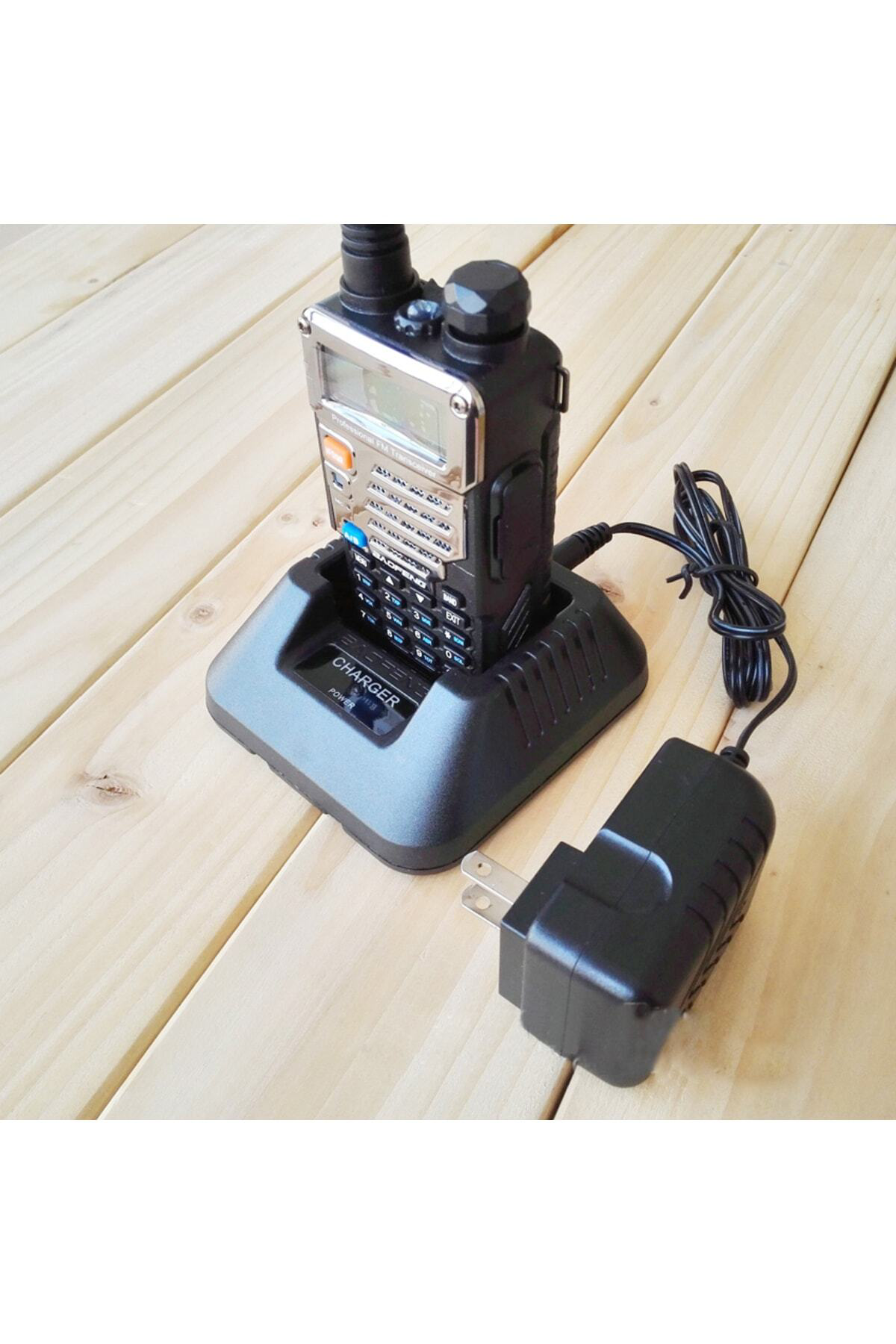 Baofeng UV-5R Masaüstü Şarj Tablası Adaptorlu