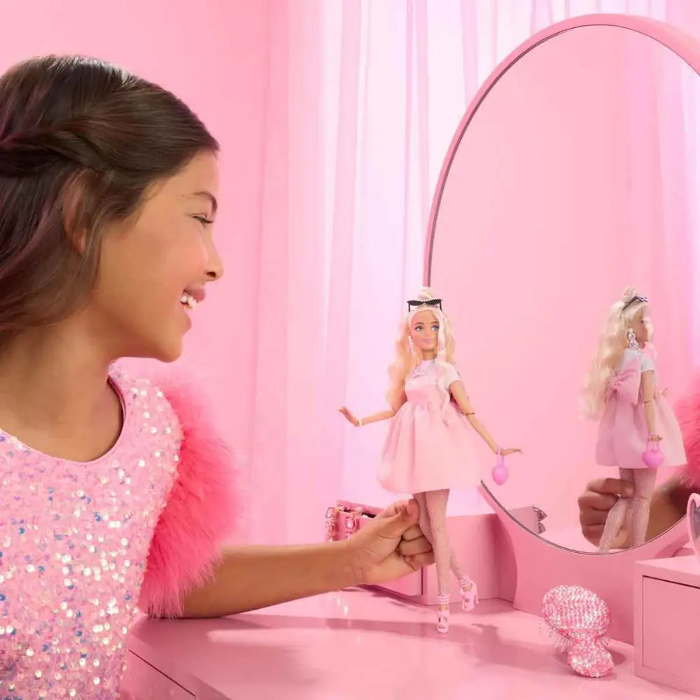 Barbie Deluxe Style Sarı Saçlı Bebek HVY24-HYV27 Barbie Deluxe Style Sarı Saçlı Bebek HVY24-HYV27