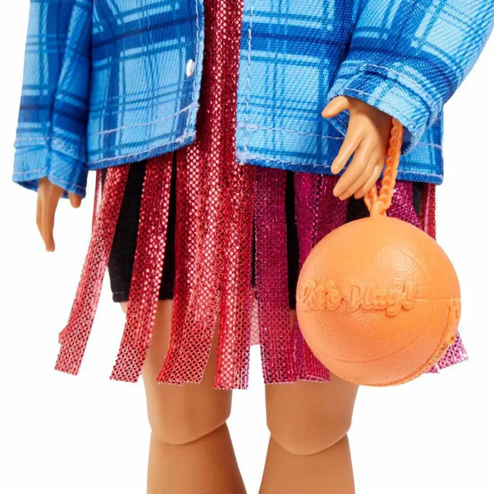 Barbie Extra Ekose Ceketli Bebek HDJ46