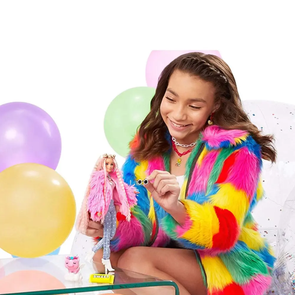 Barbie Extra-Pembe Ceketli Bebek GRN28
